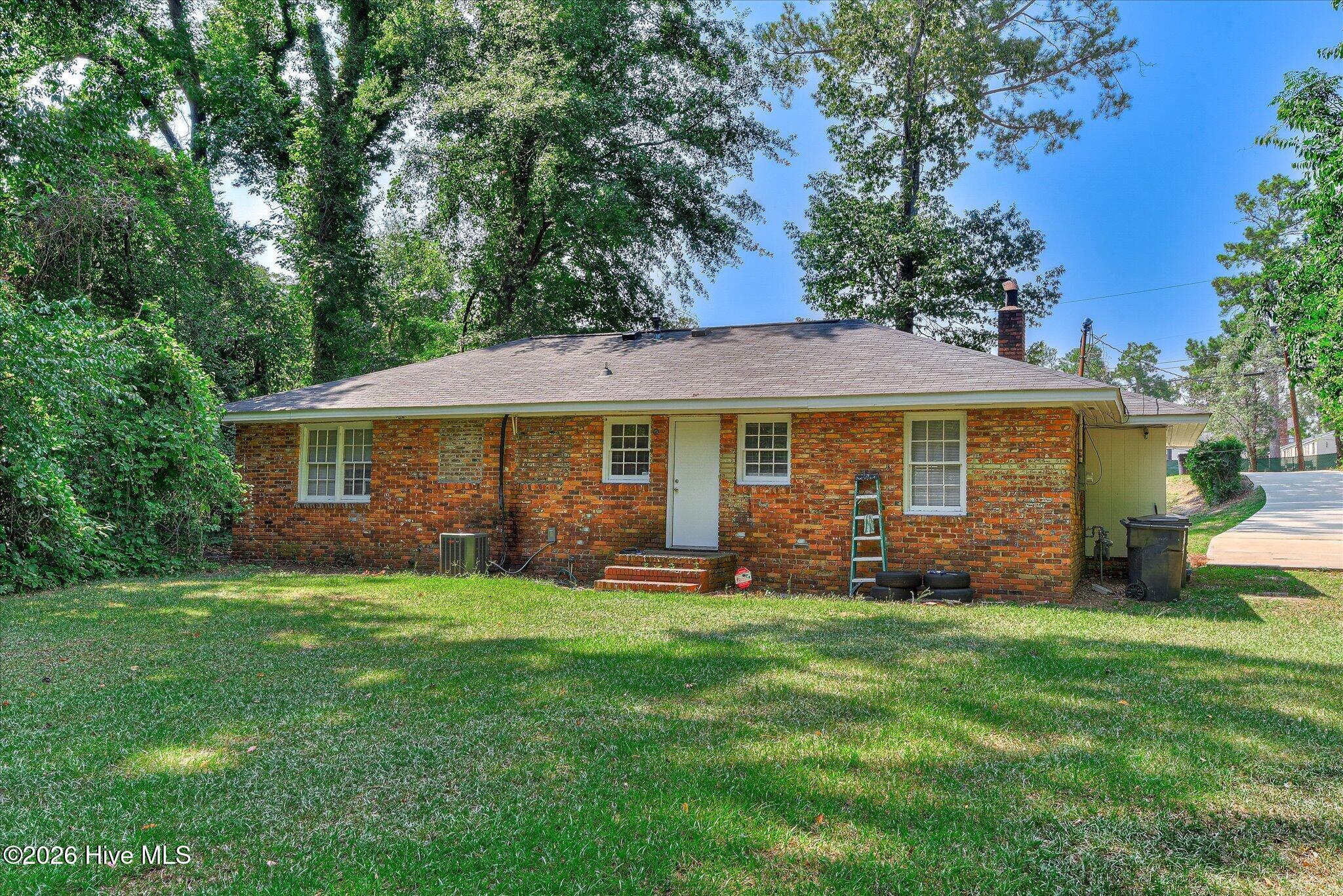 2823 Oakland Avenue Property Photo 29