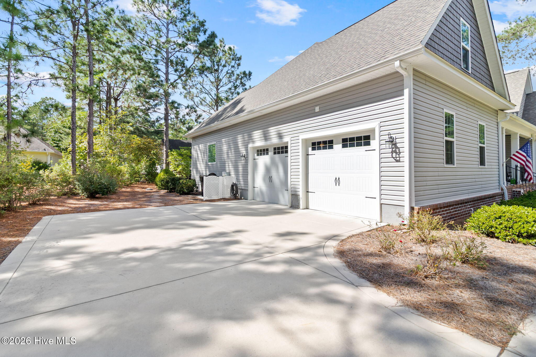 2 Macon Lane Property Photo 8