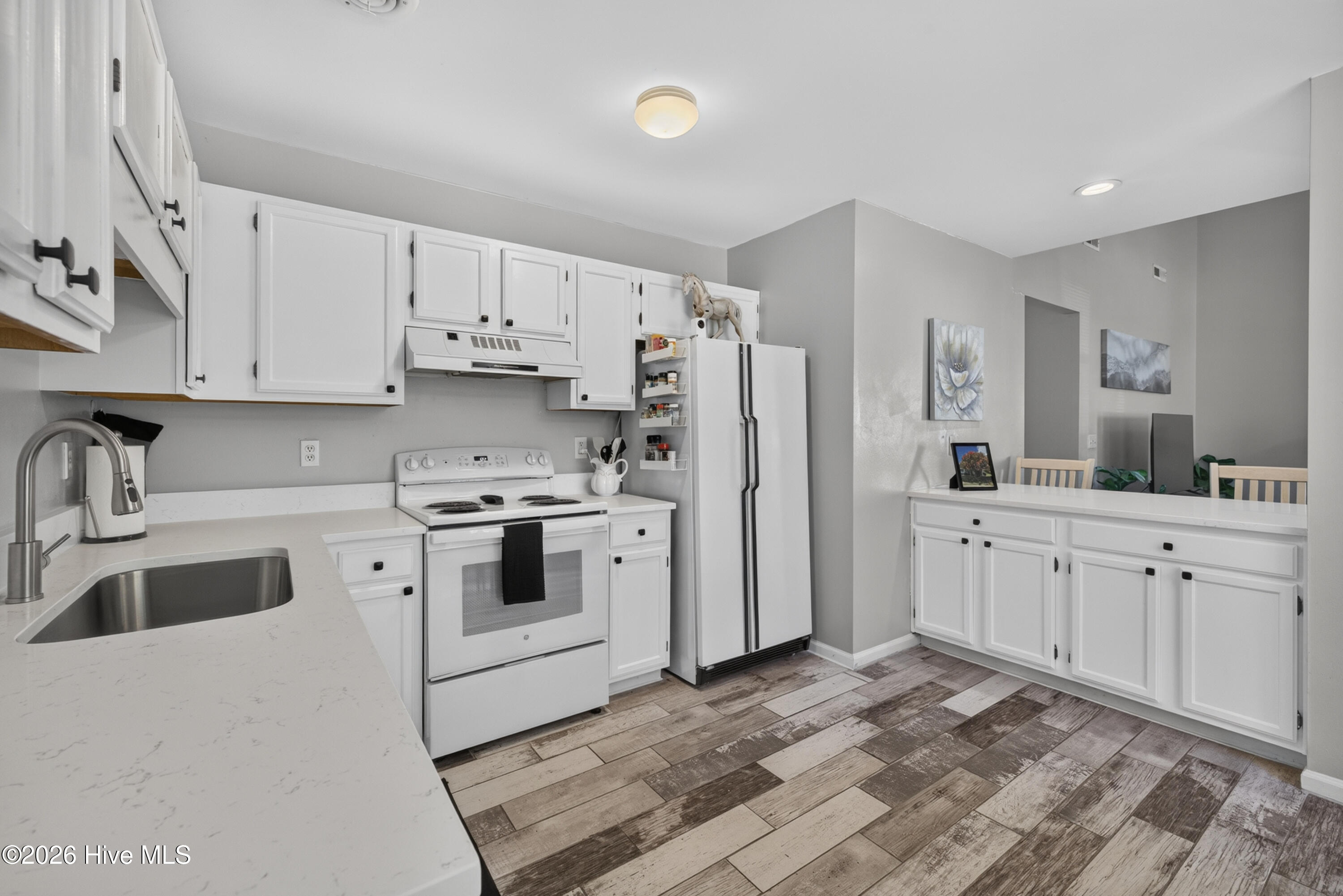 6517 Spicewood Street Property Photo 8