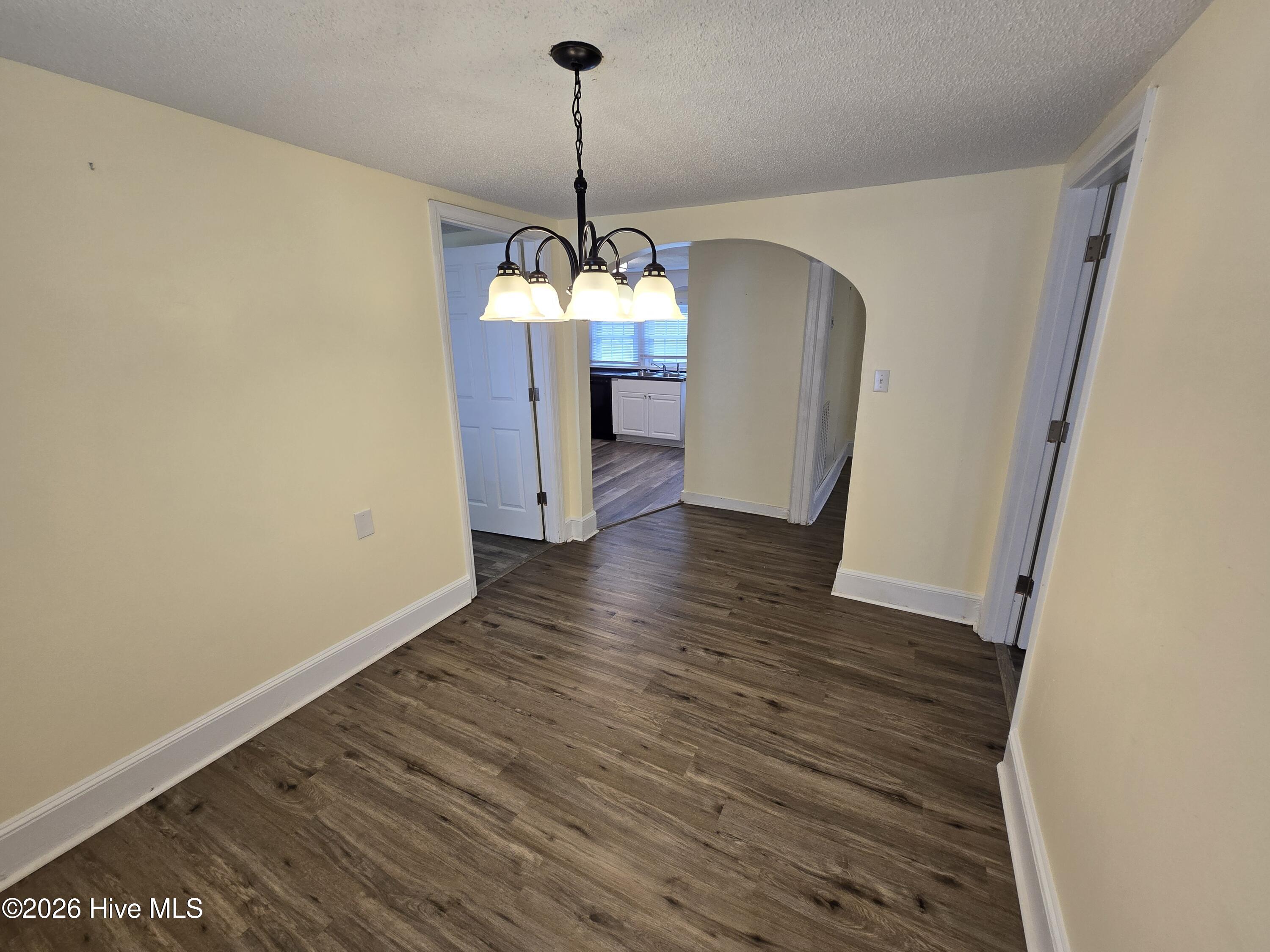 511 S Shore Drive Property Photo 5