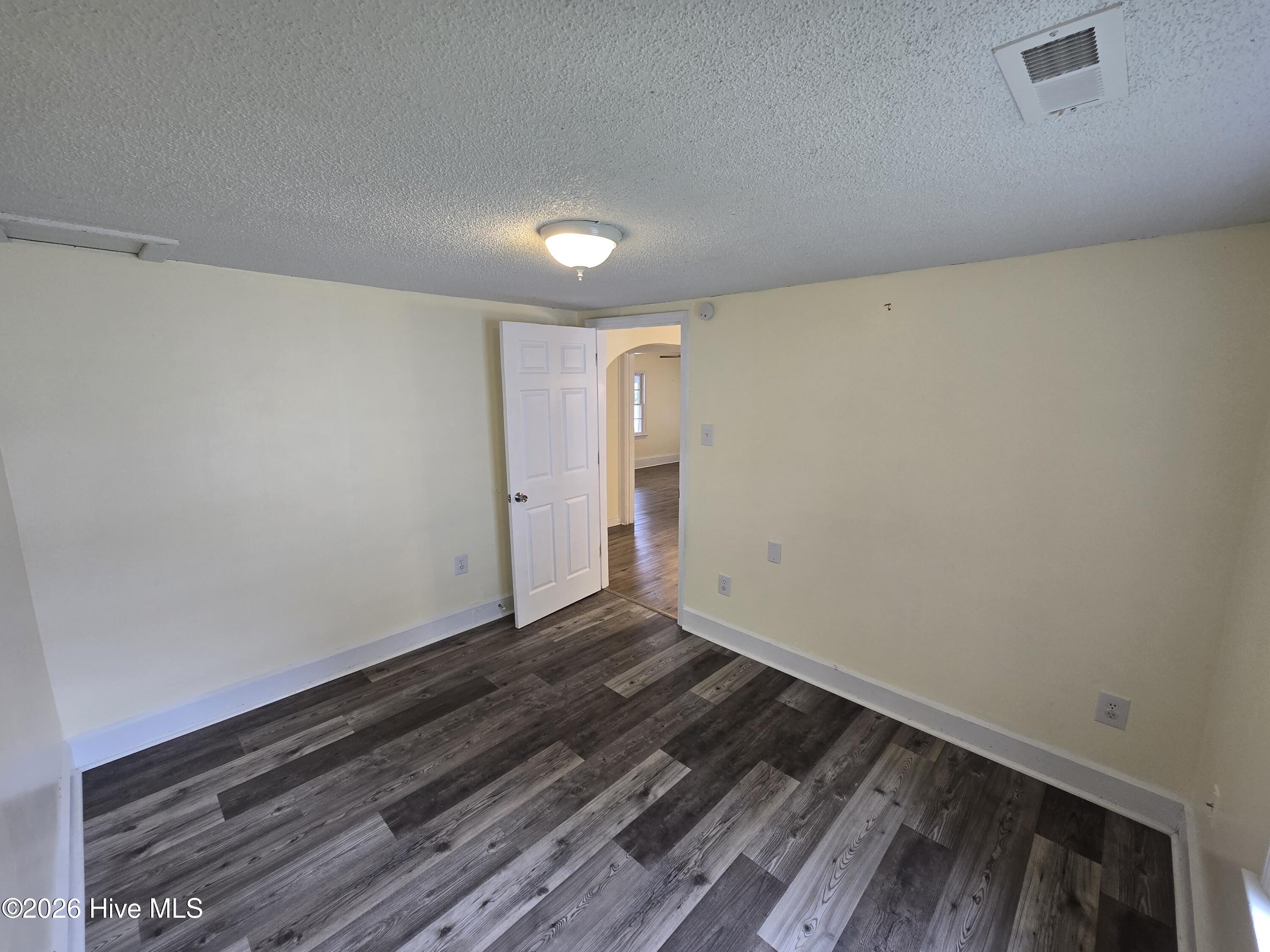 511 S Shore Drive Property Photo 12