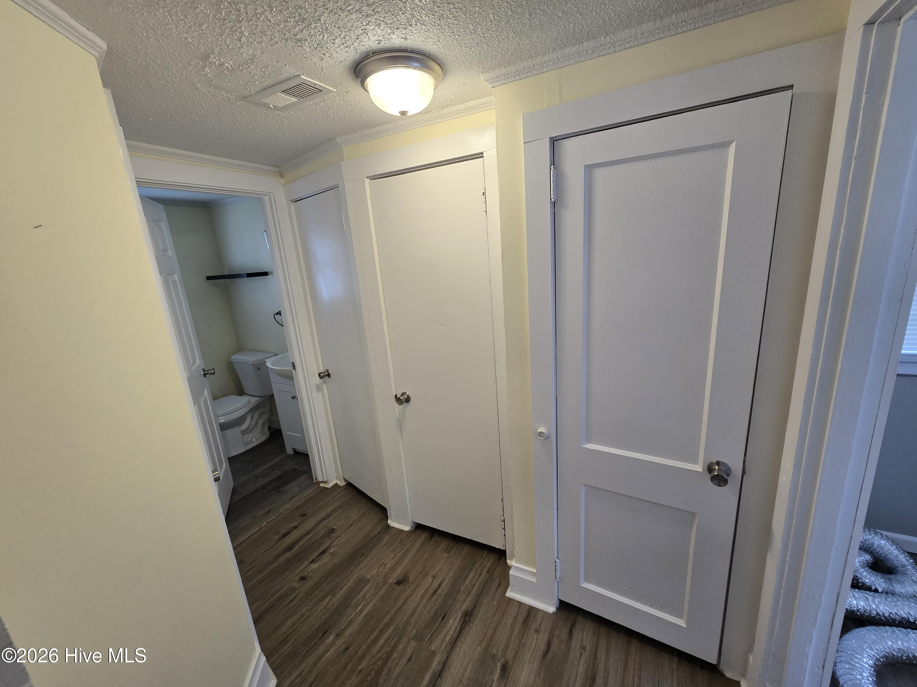 511 S Shore Drive Property Photo 14