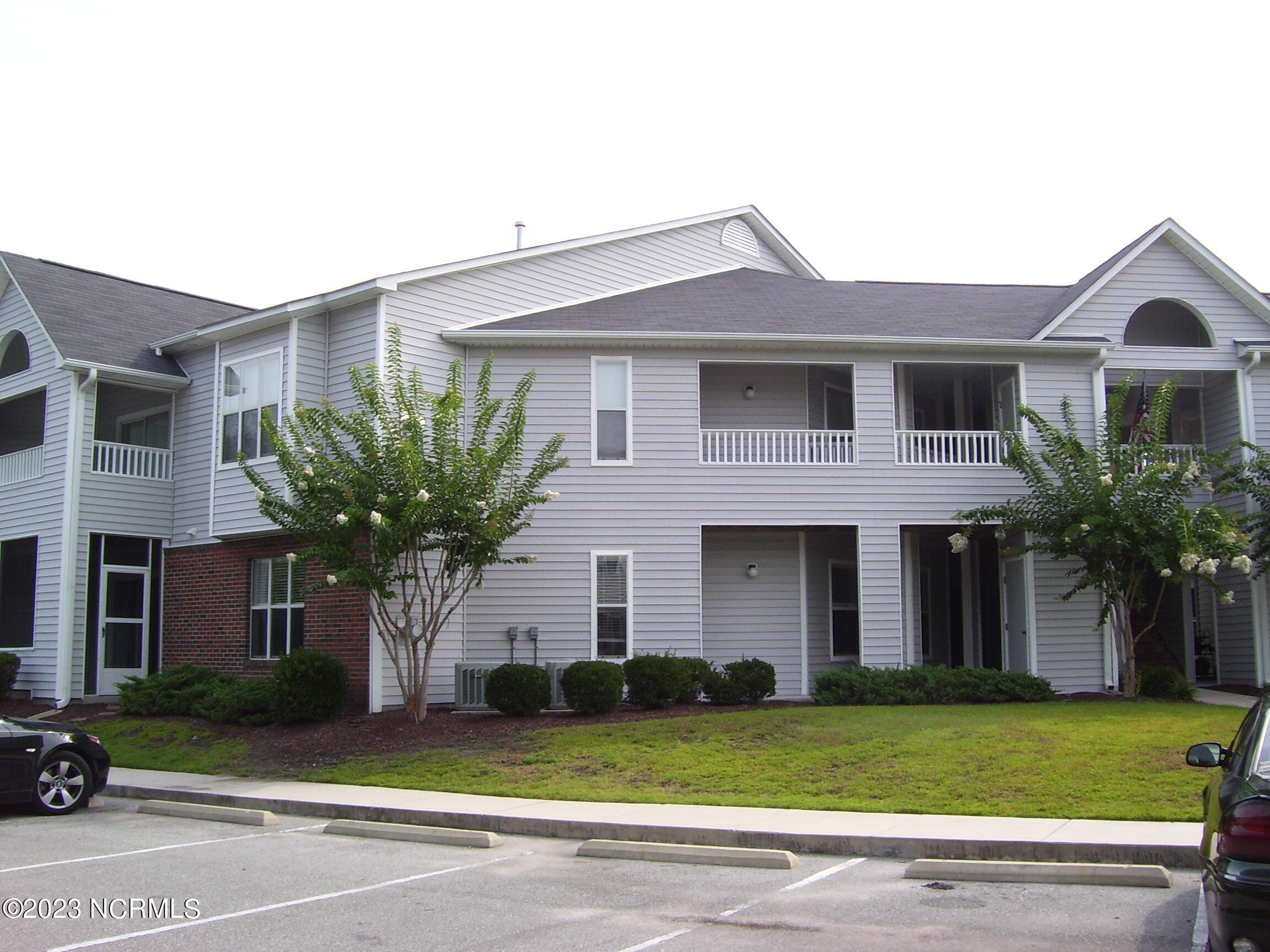 4122 Breezewood Drive Apt 202 Property Photo 1