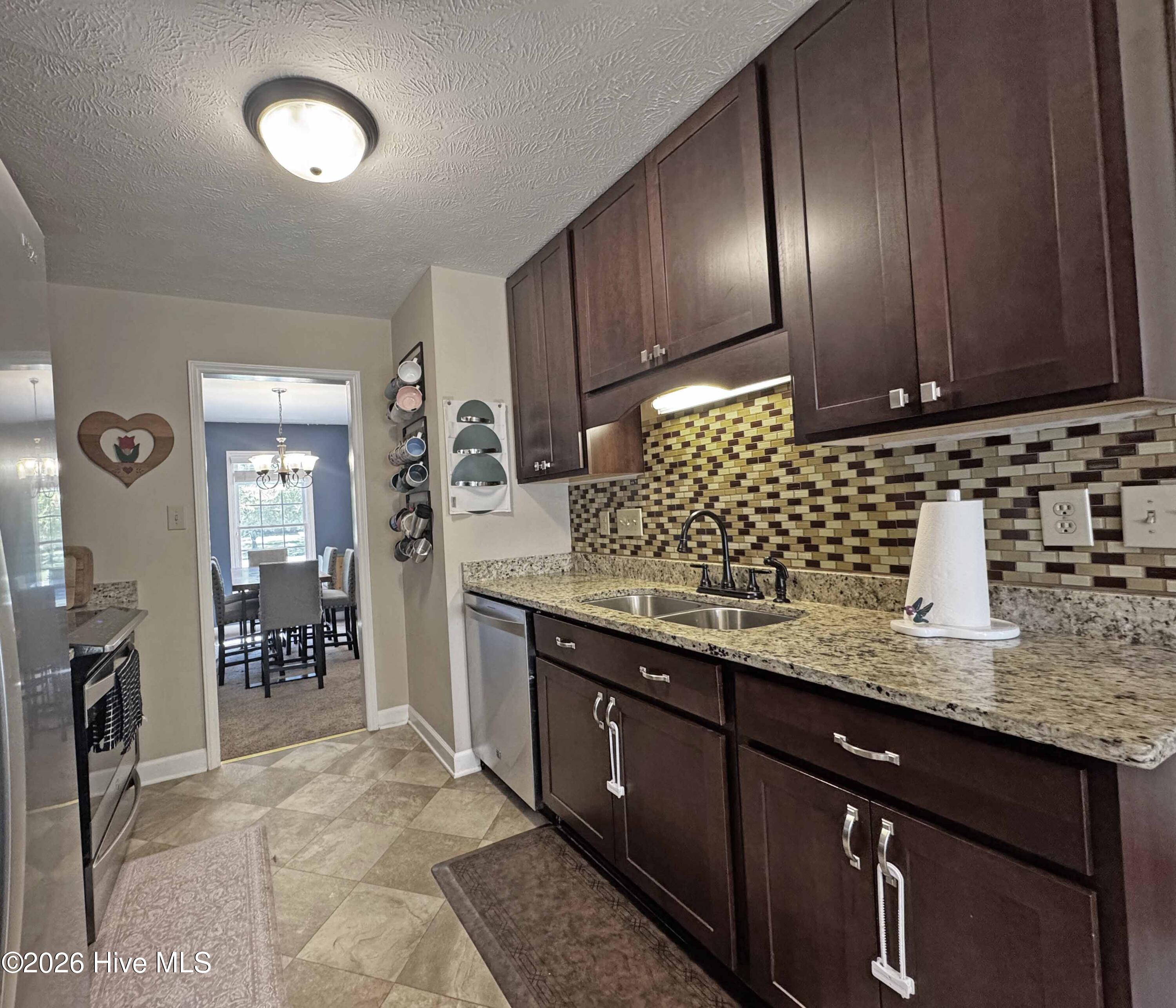 709 Longview Drive Property Photo 9