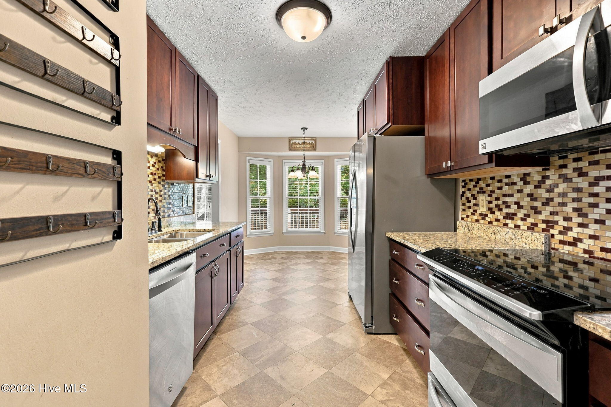 709 Longview Drive Property Photo 11