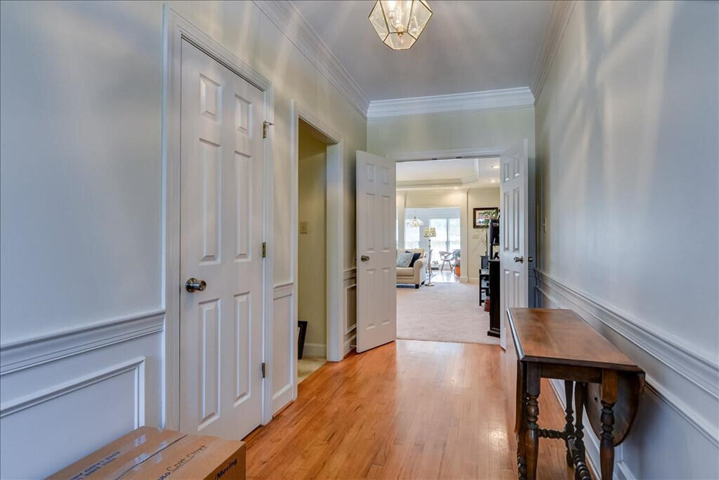 840 Park Chase Drive Property Photo 3