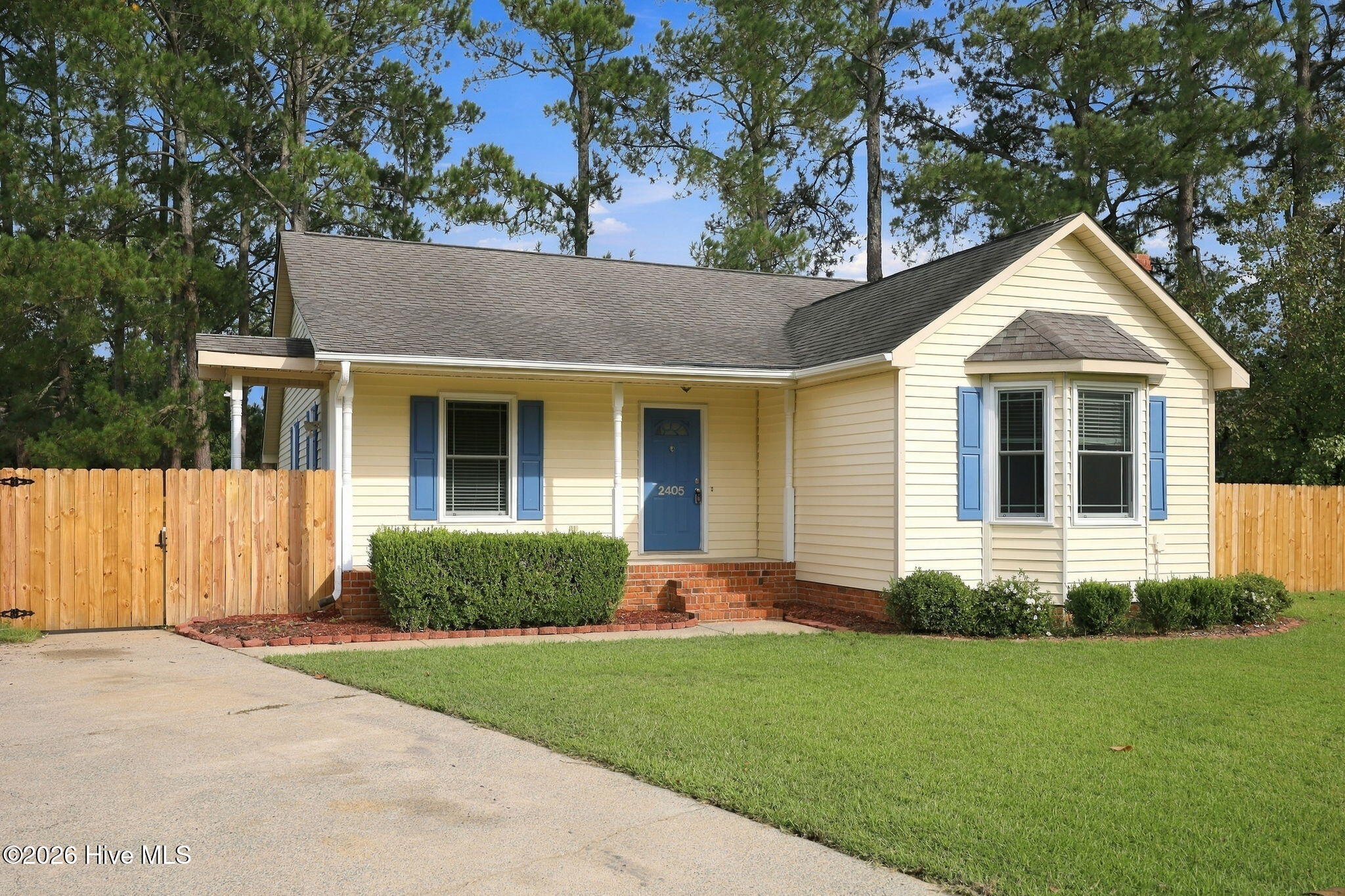 2405 Harness Court Property Photo 3