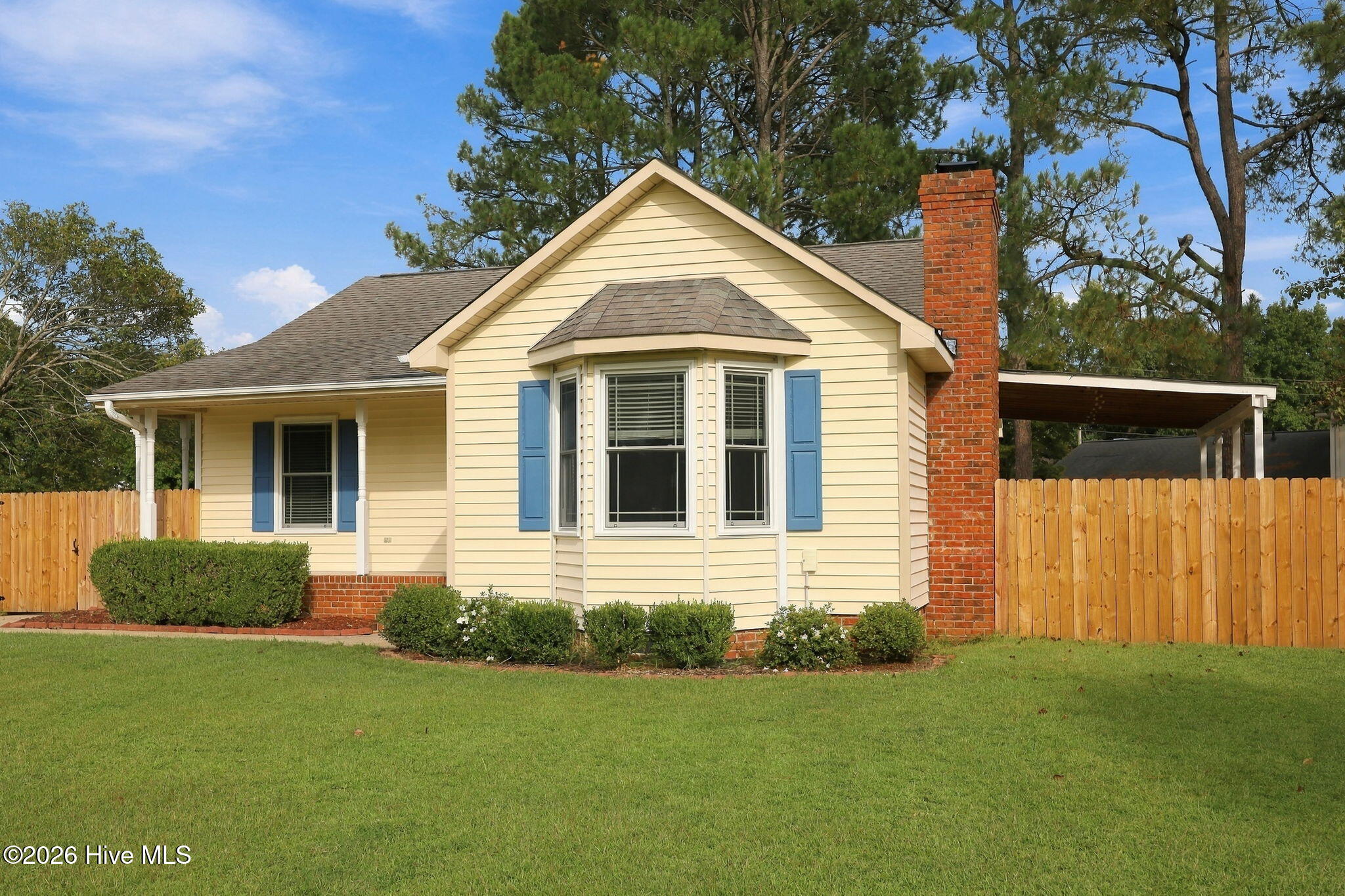 2405 Harness Court Property Photo 4