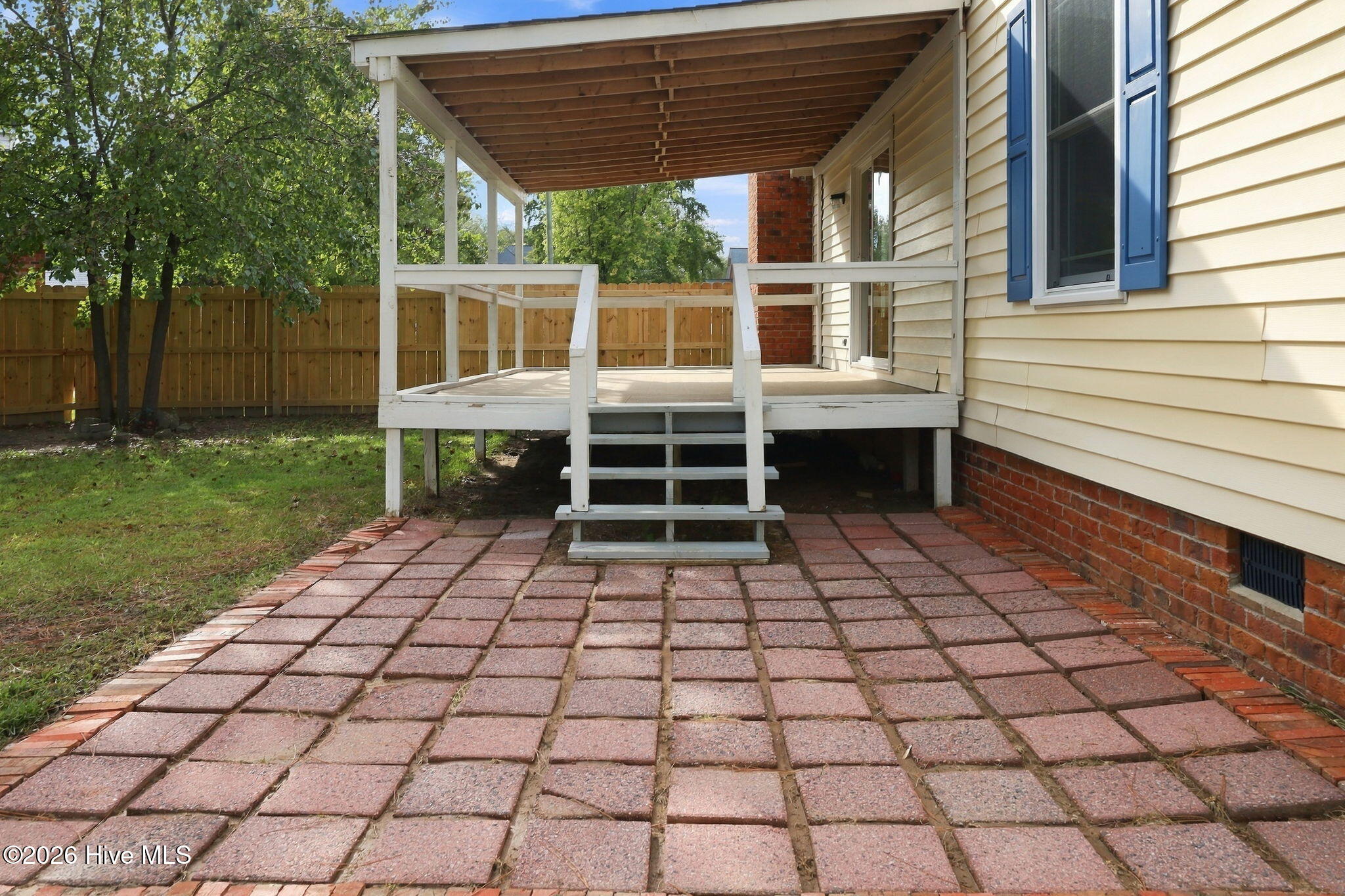 2405 Harness Court Property Photo 7