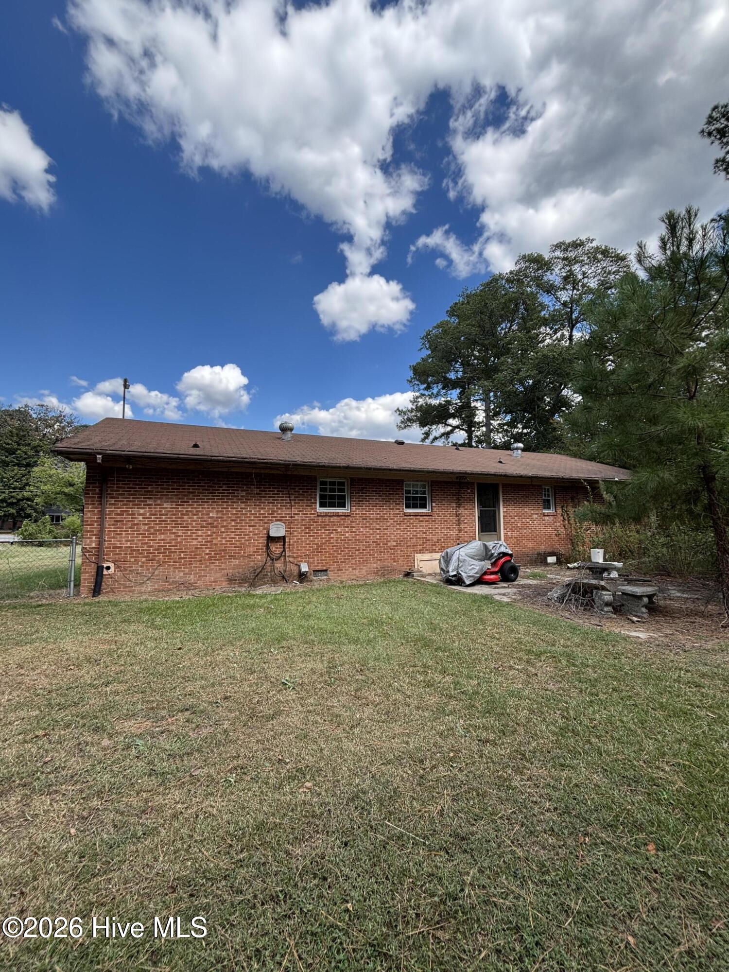 112 Gainey Drive Property Photo 3