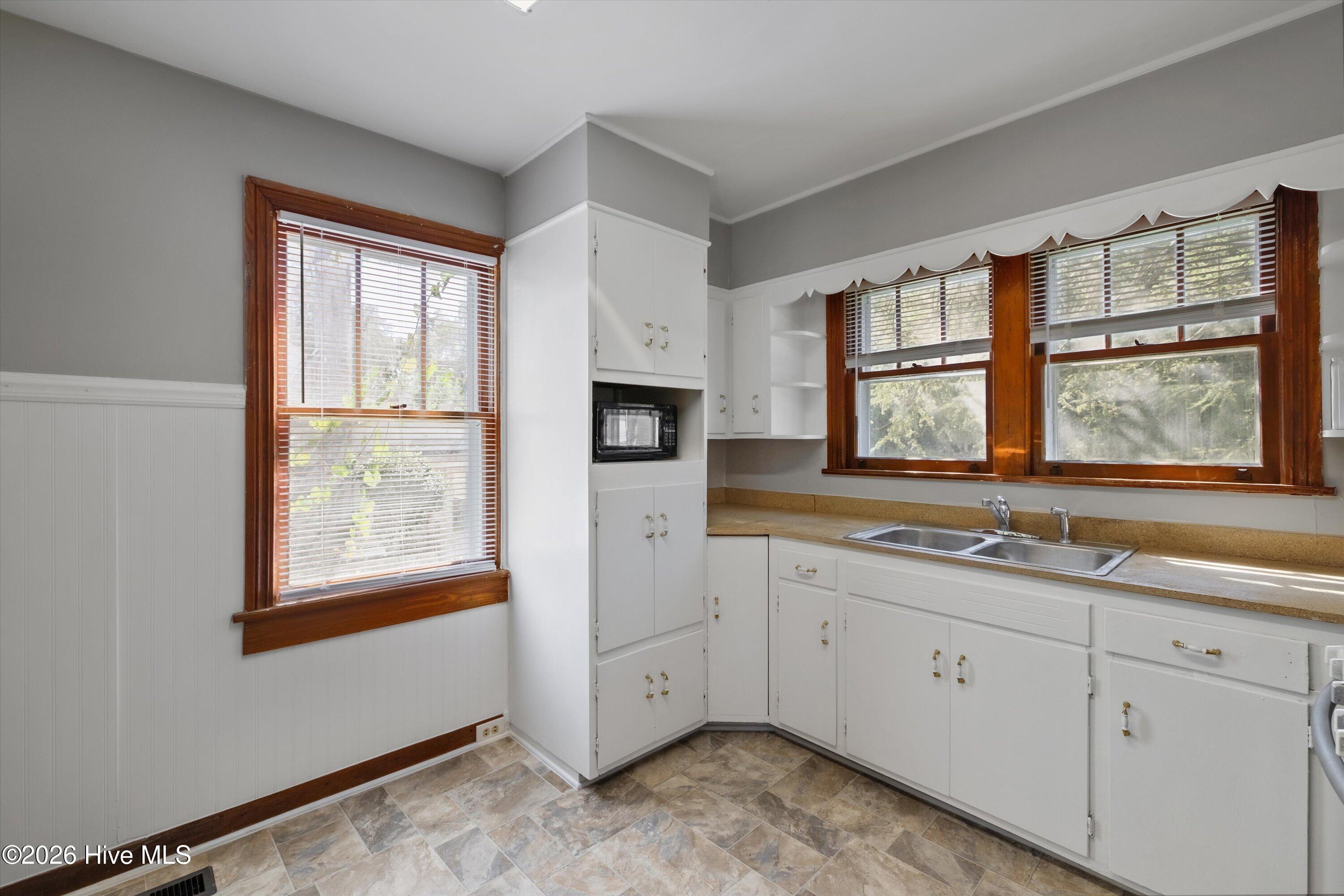 1602 Heard Avenue Property Photo 13