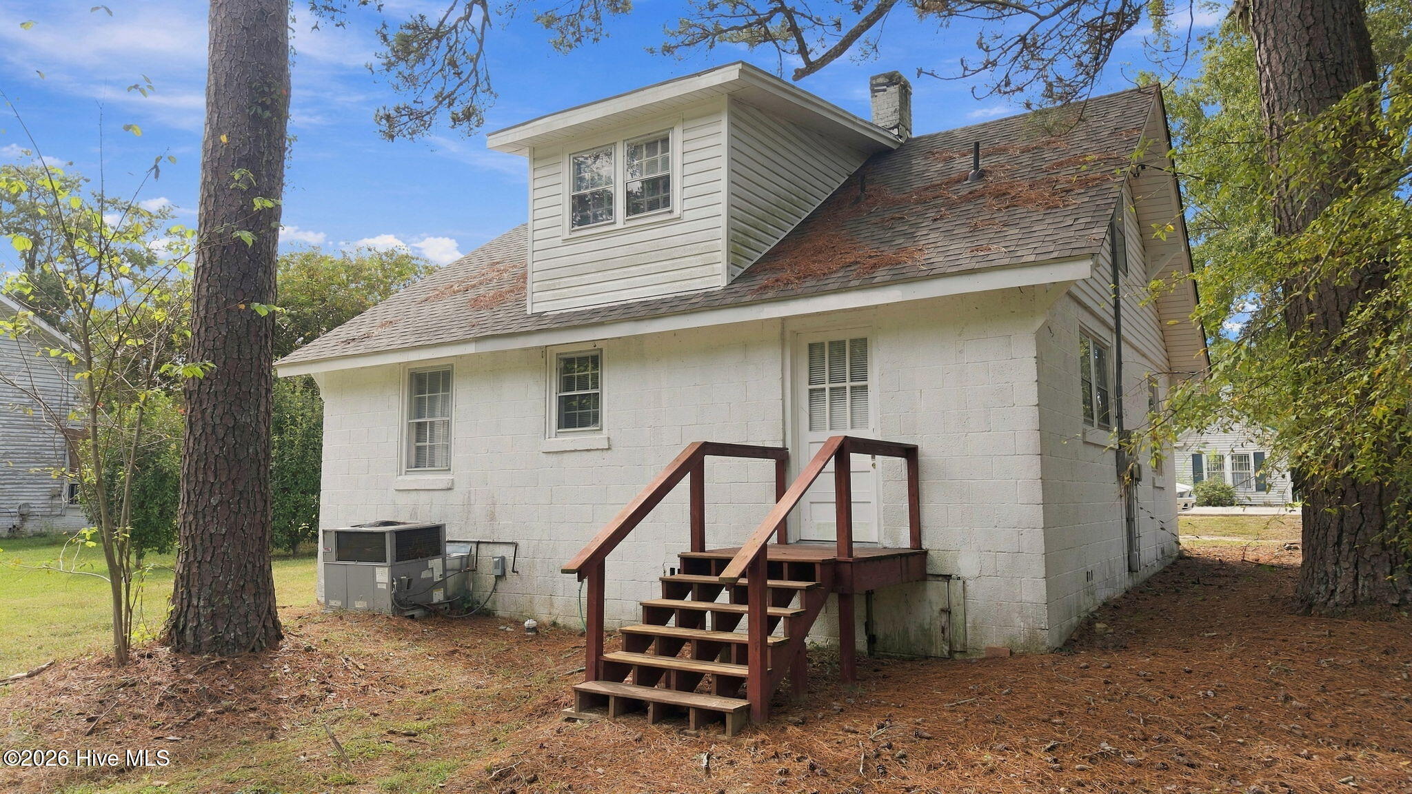 9349 Main Street Property Photo 5