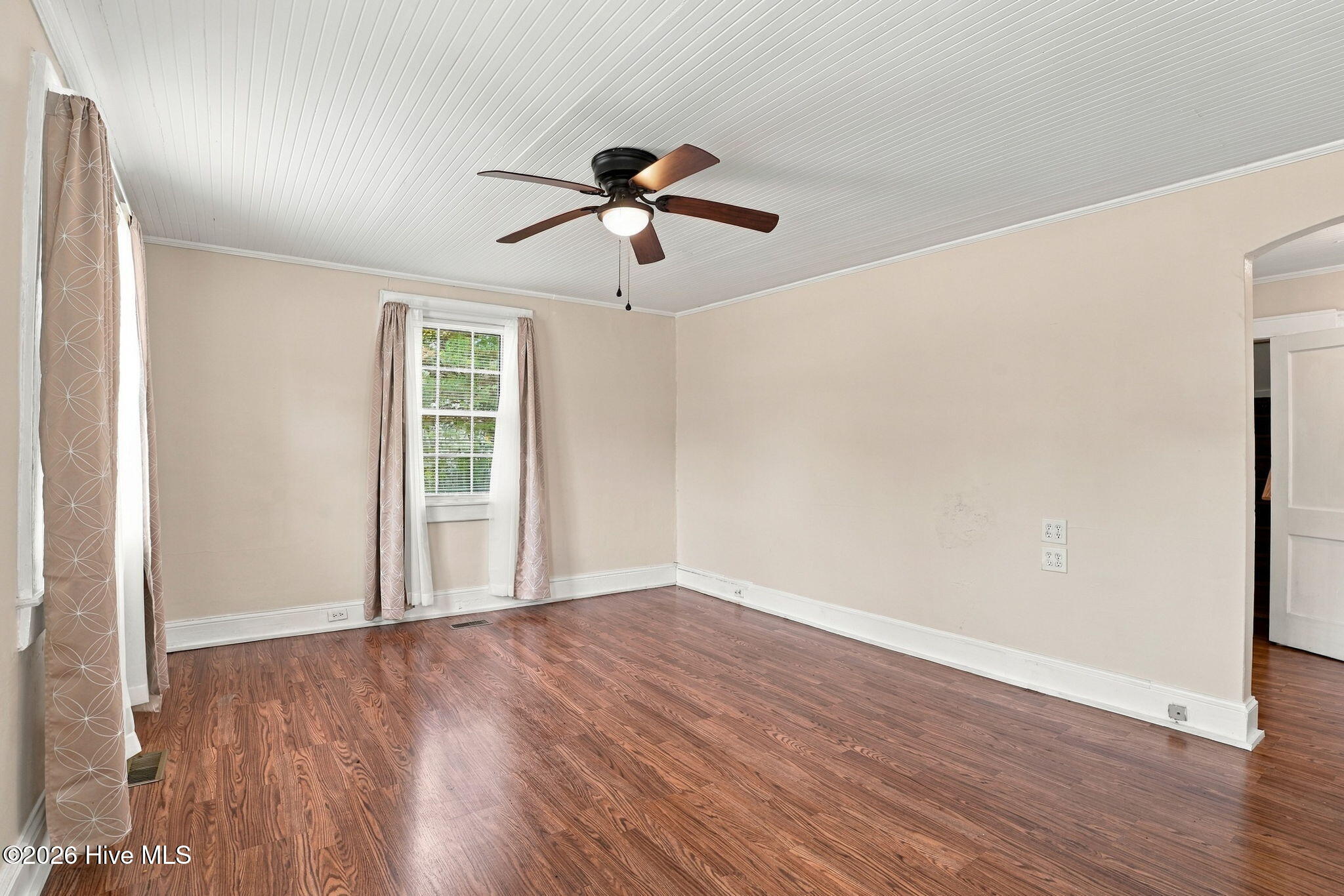 9349 Main Street Property Photo 7