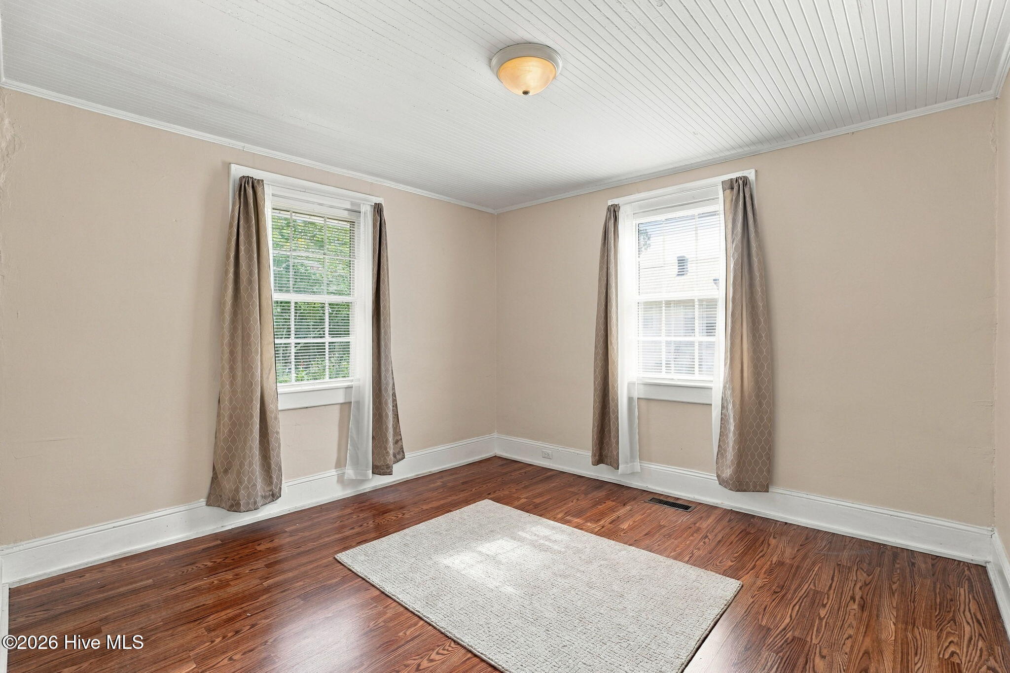 9349 Main Street Property Photo 14