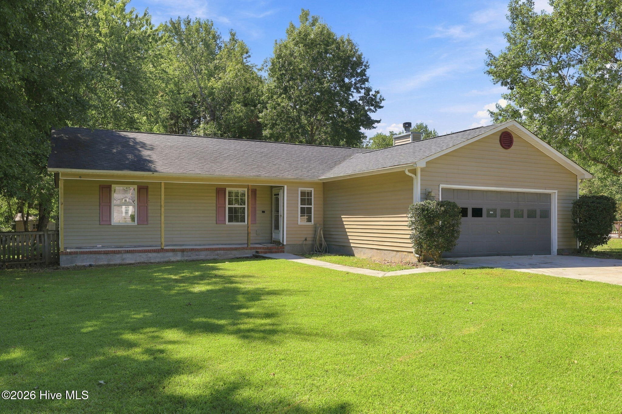 262 S Creek Drive Property Photo 1