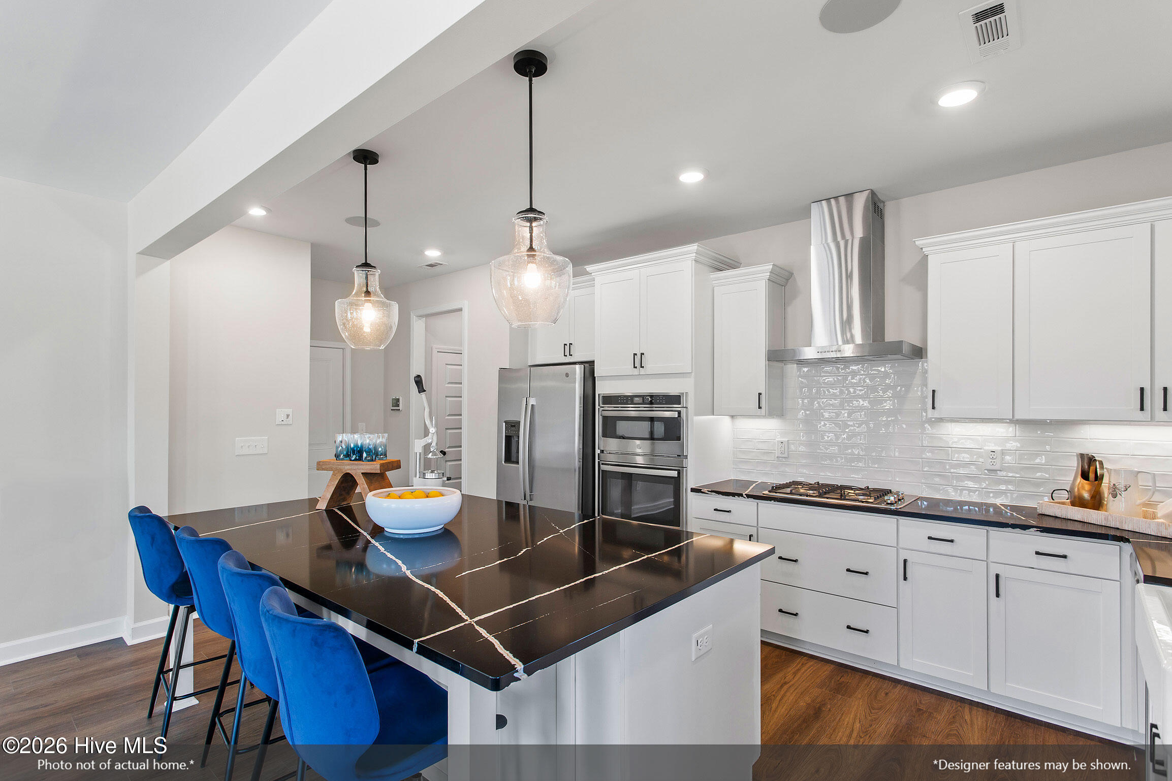 8929 Peplow Place Property Photo 4