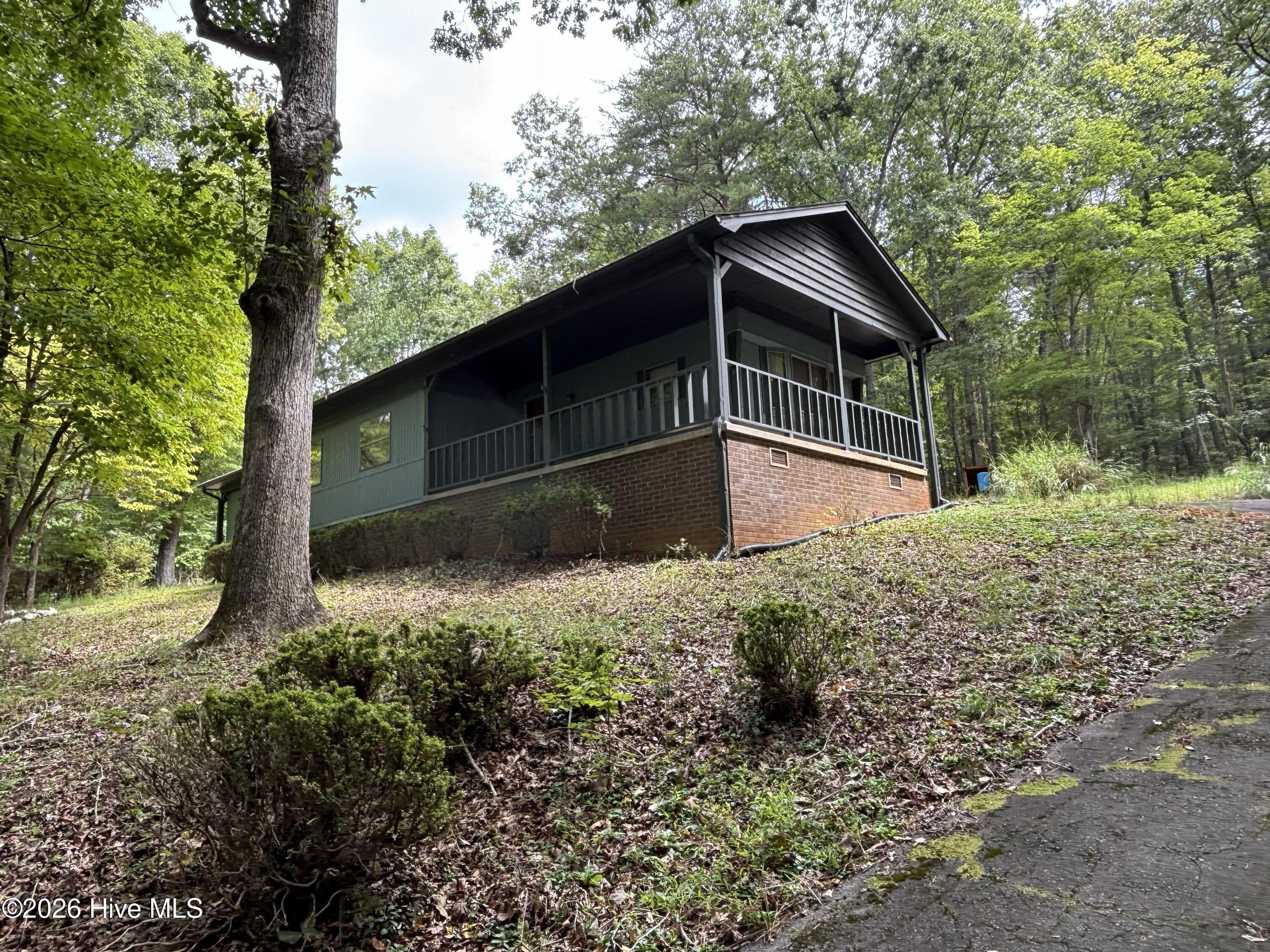 230 Sugar Loaf Road Property Photo 1