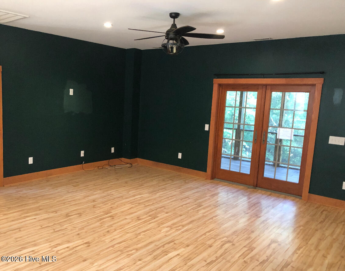 940 Lacers Way Property Photo 10