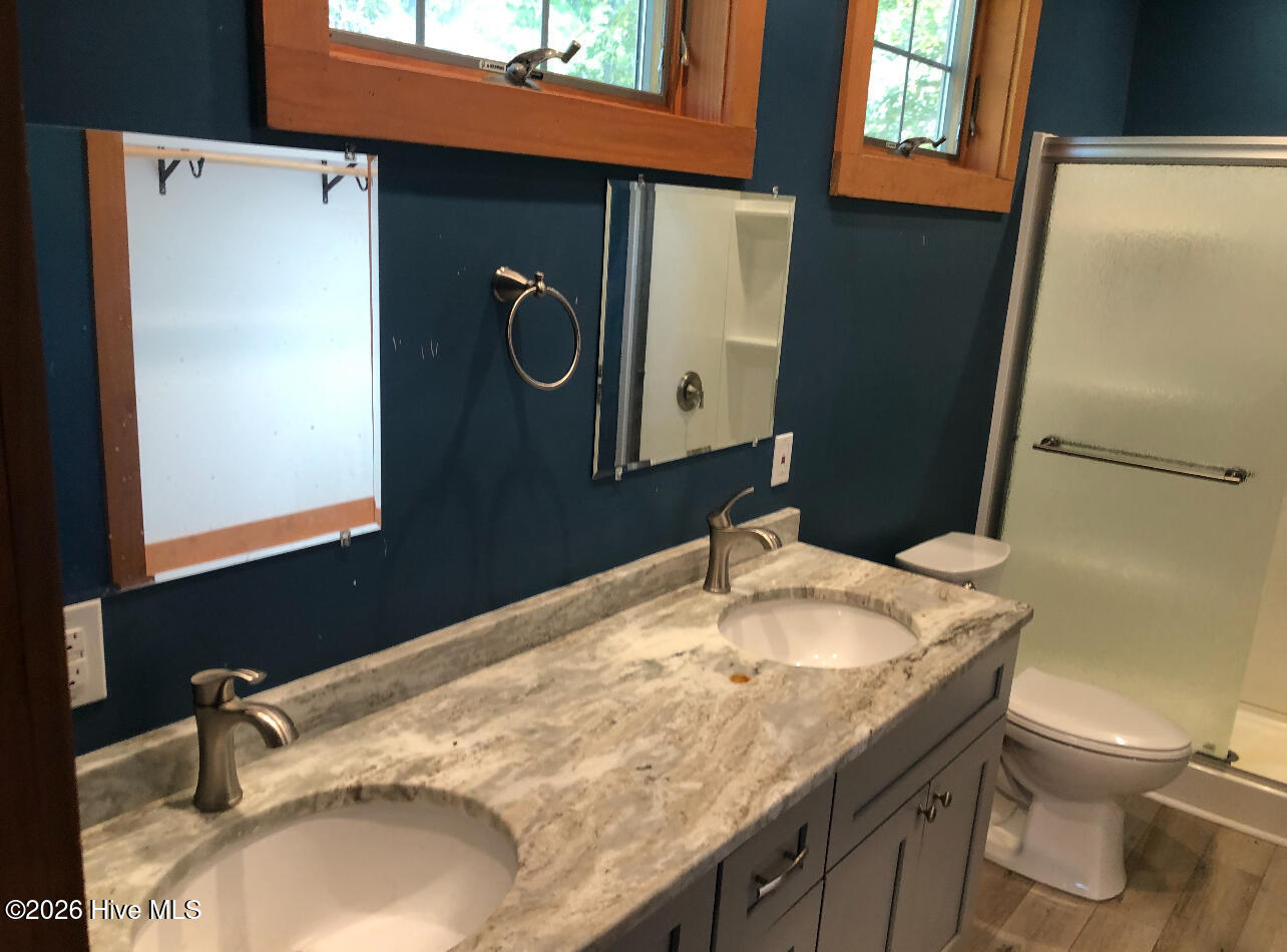 940 Lacers Way Property Photo 12