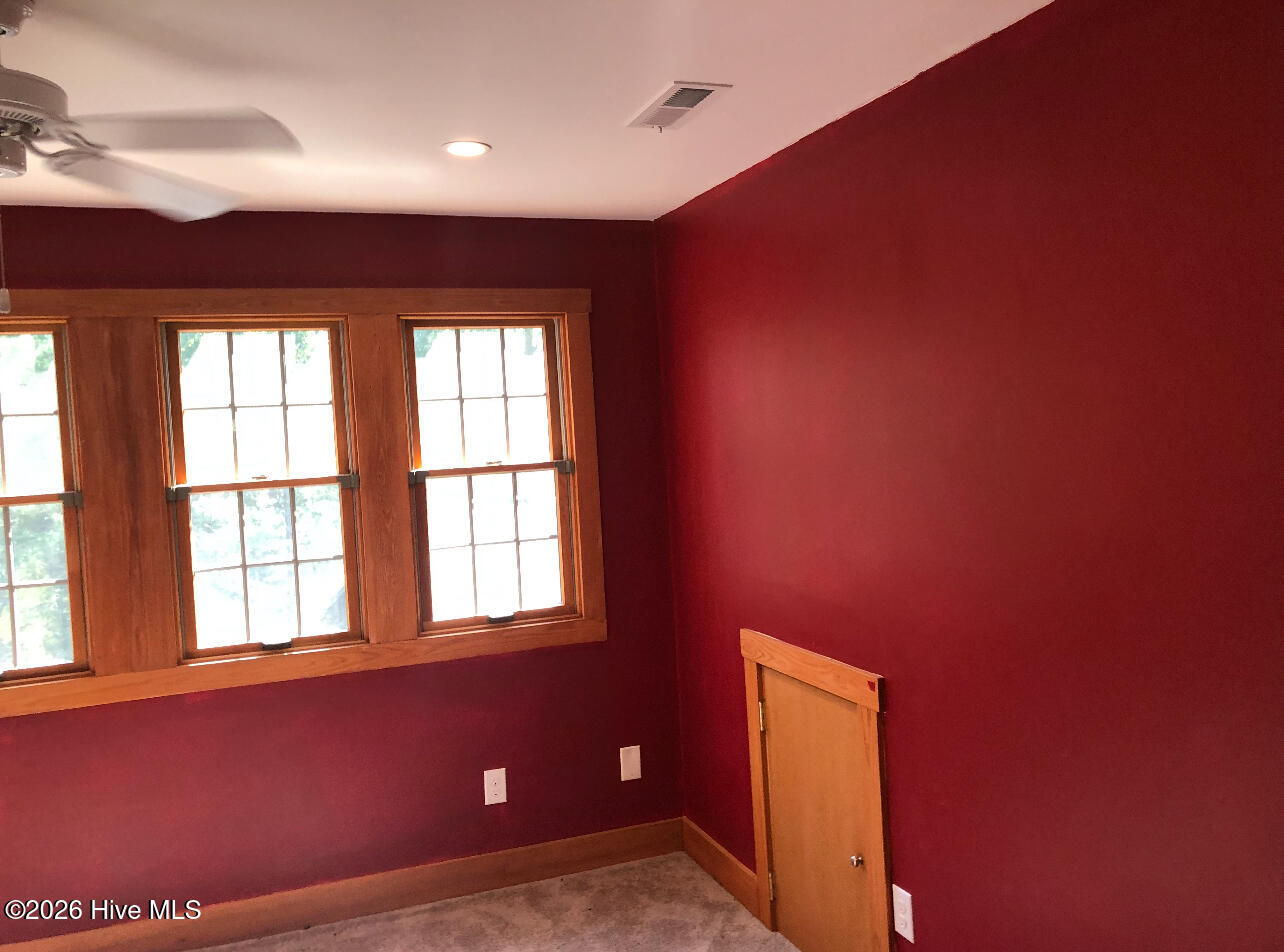 940 Lacers Way Property Photo 28