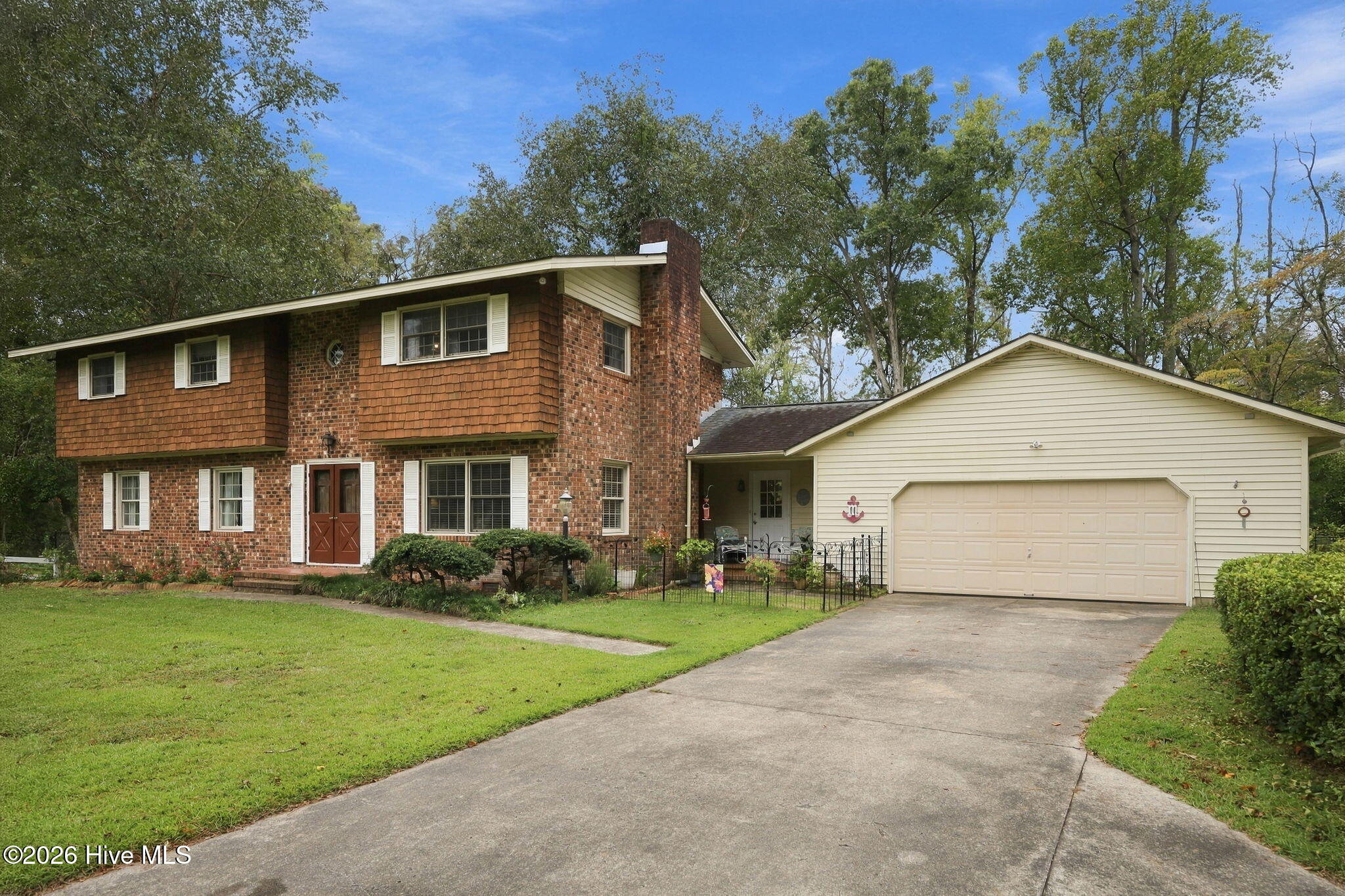 107 Broad Leaf Drive Property Photo 1