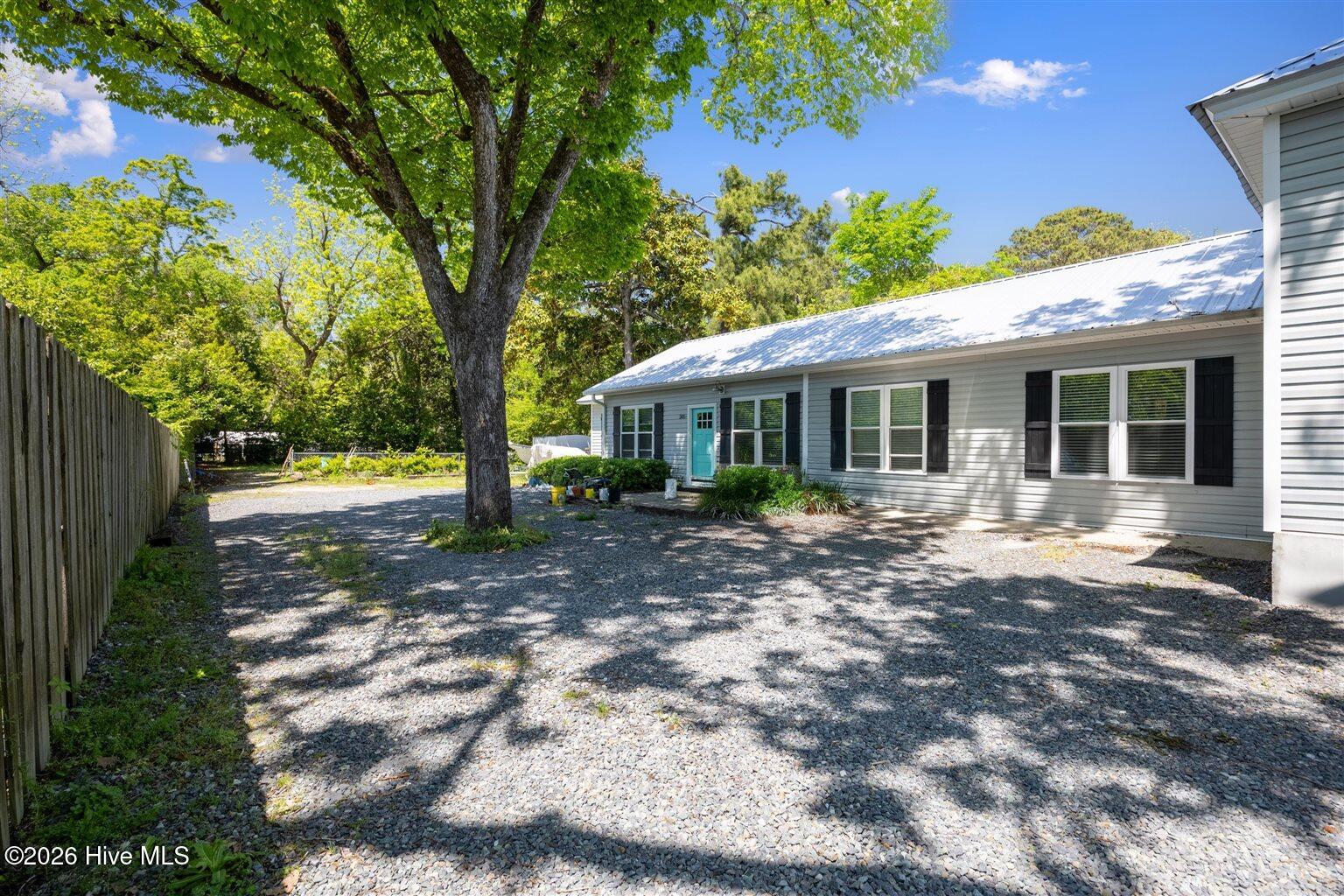 305 Macmillan Avenue N Property Photo 1