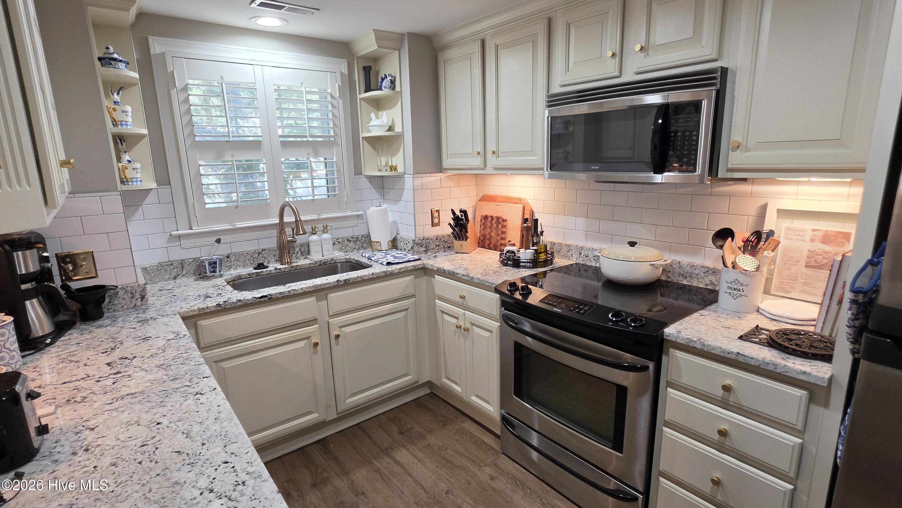 1310 Ann Street Property Photo 2