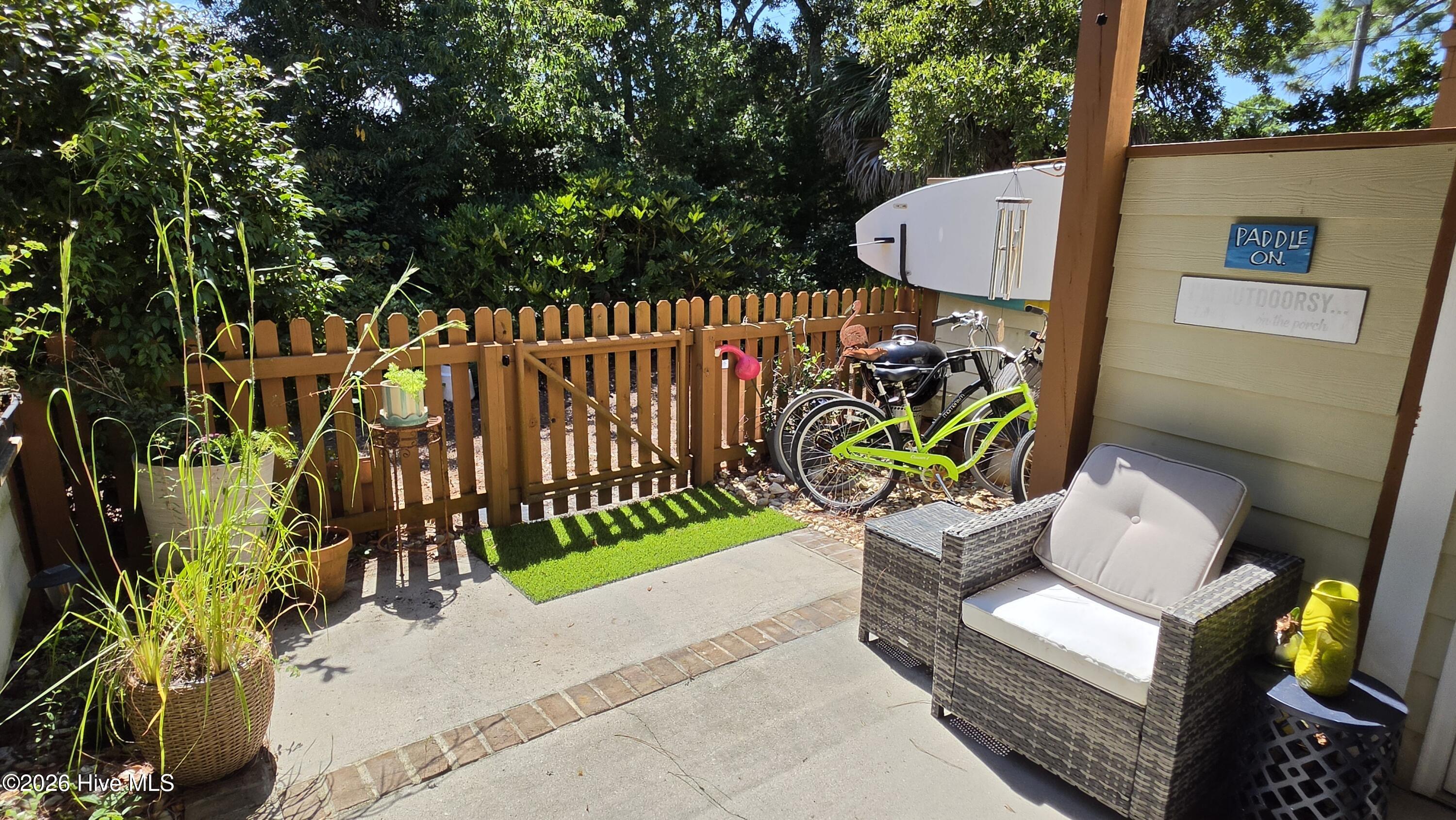 1310 Ann Street Property Photo 4