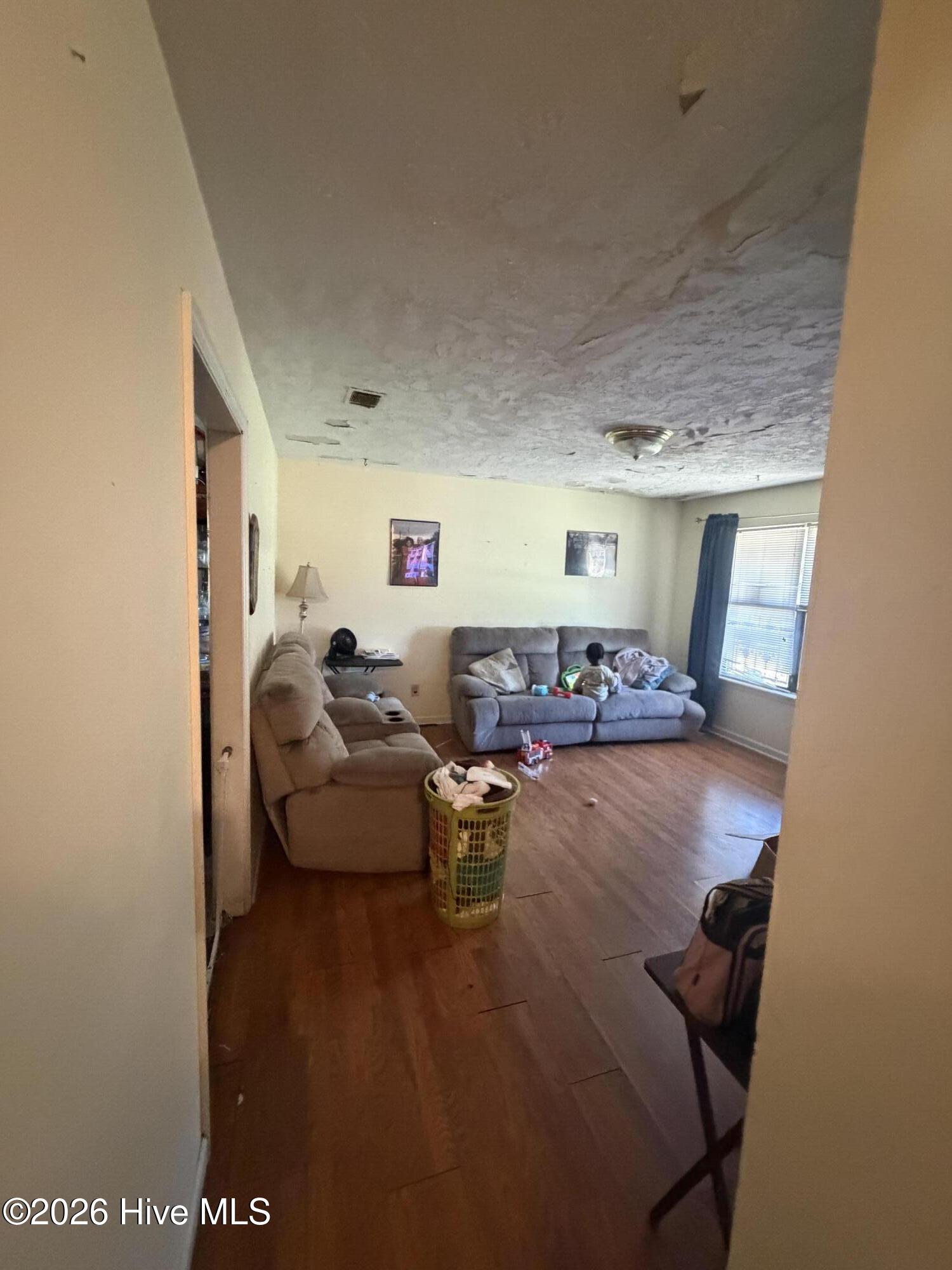 2163 Faircrest Avenue Property Photo 2
