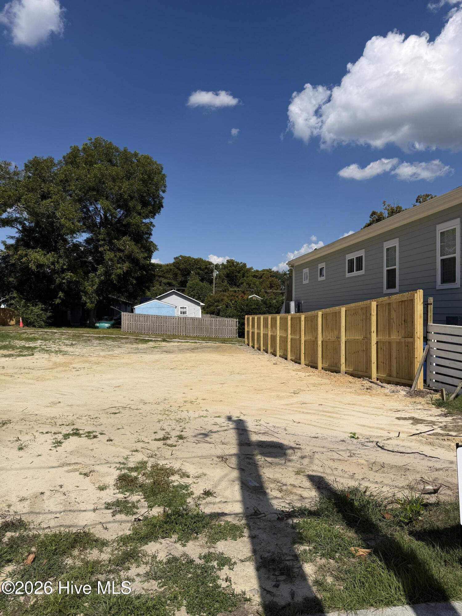 2209 7 Gibson Avenue Property Photo 2