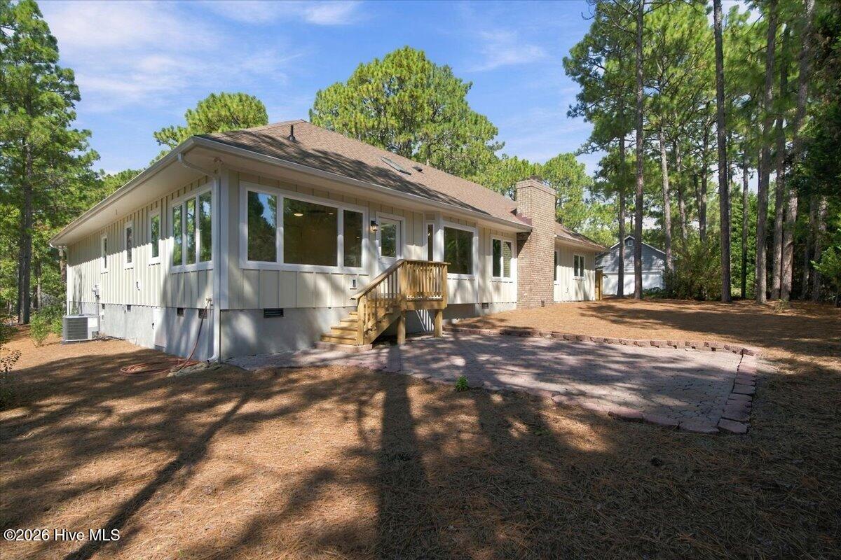 10 Catalpa Lane N Property Photo 4