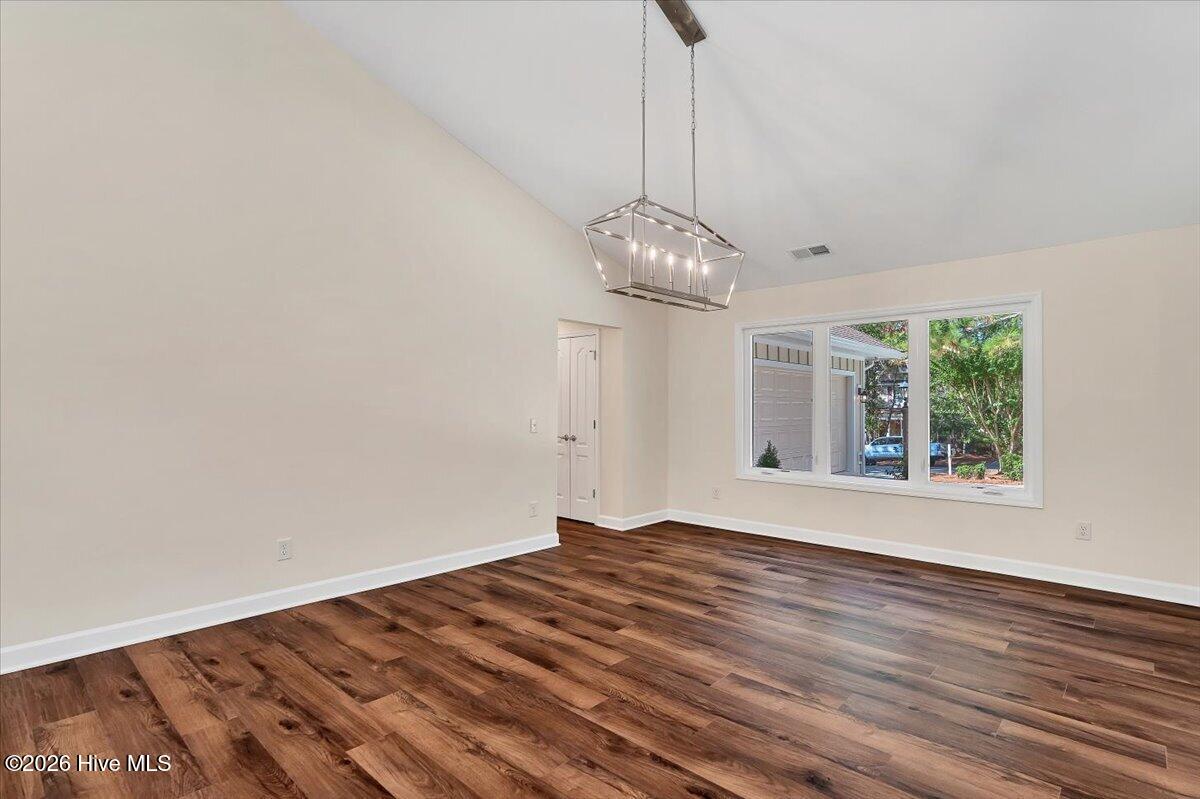 10 Catalpa Lane N Property Photo 10