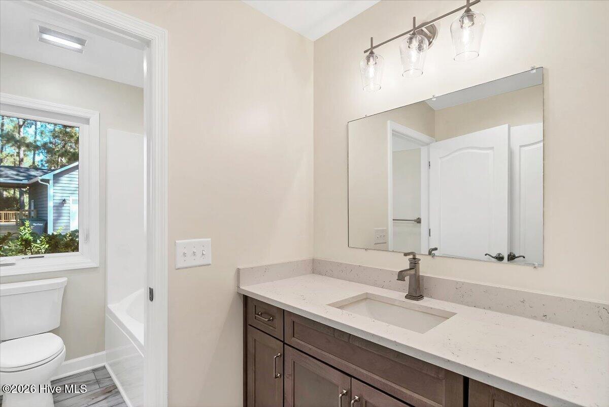 10 Catalpa Lane N Property Photo 41
