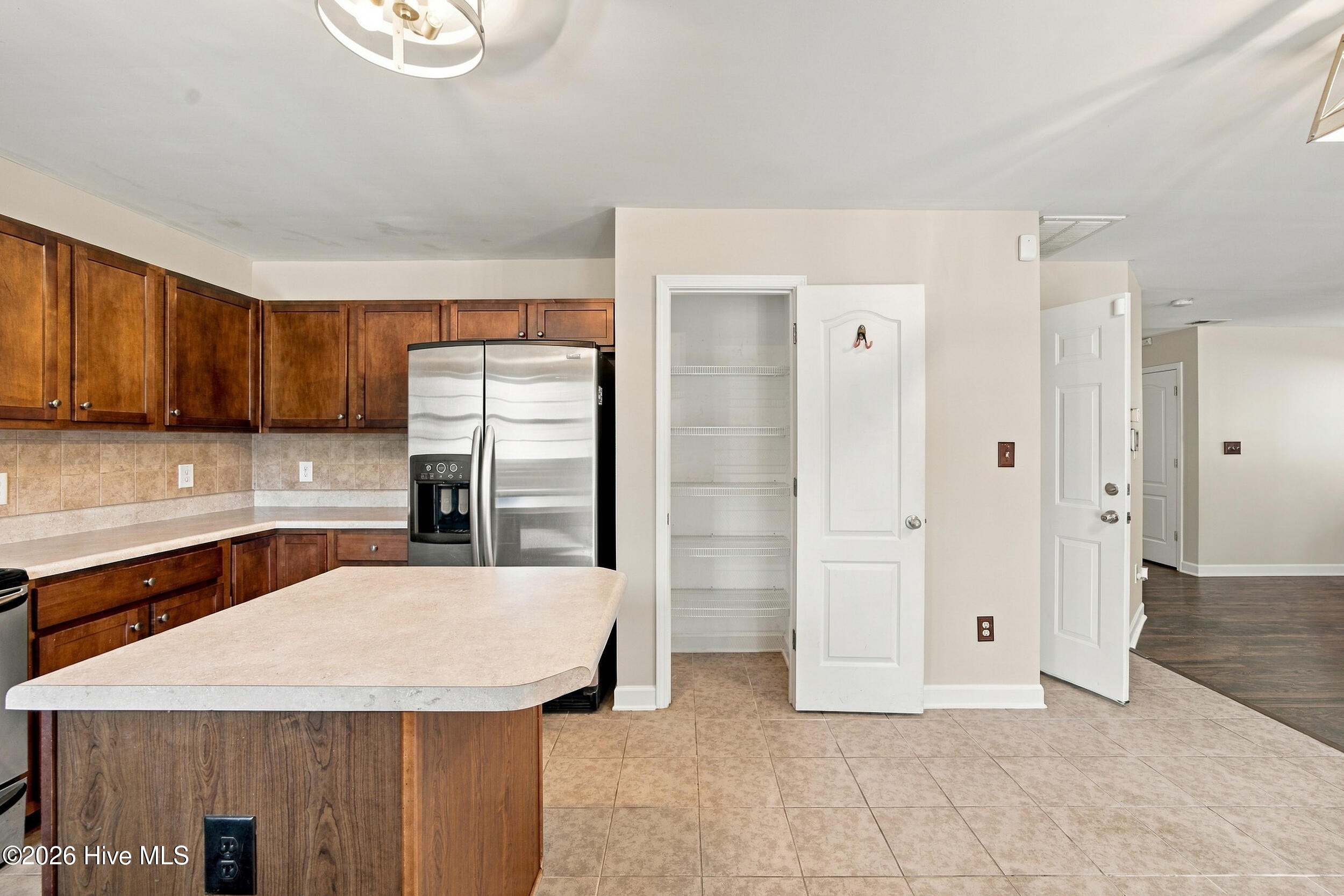 6645 Hillbrook Road Property Photo 8