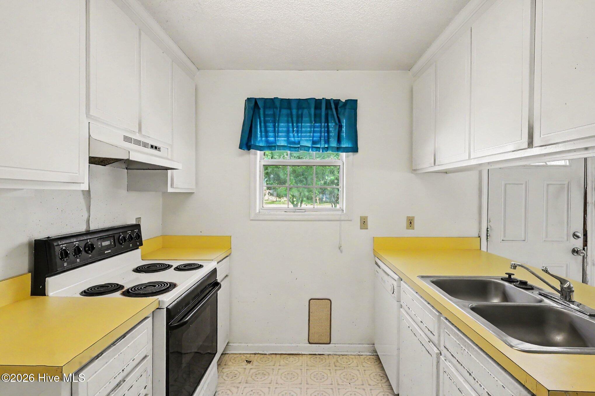 204 Sebastian Way Property Photo 7