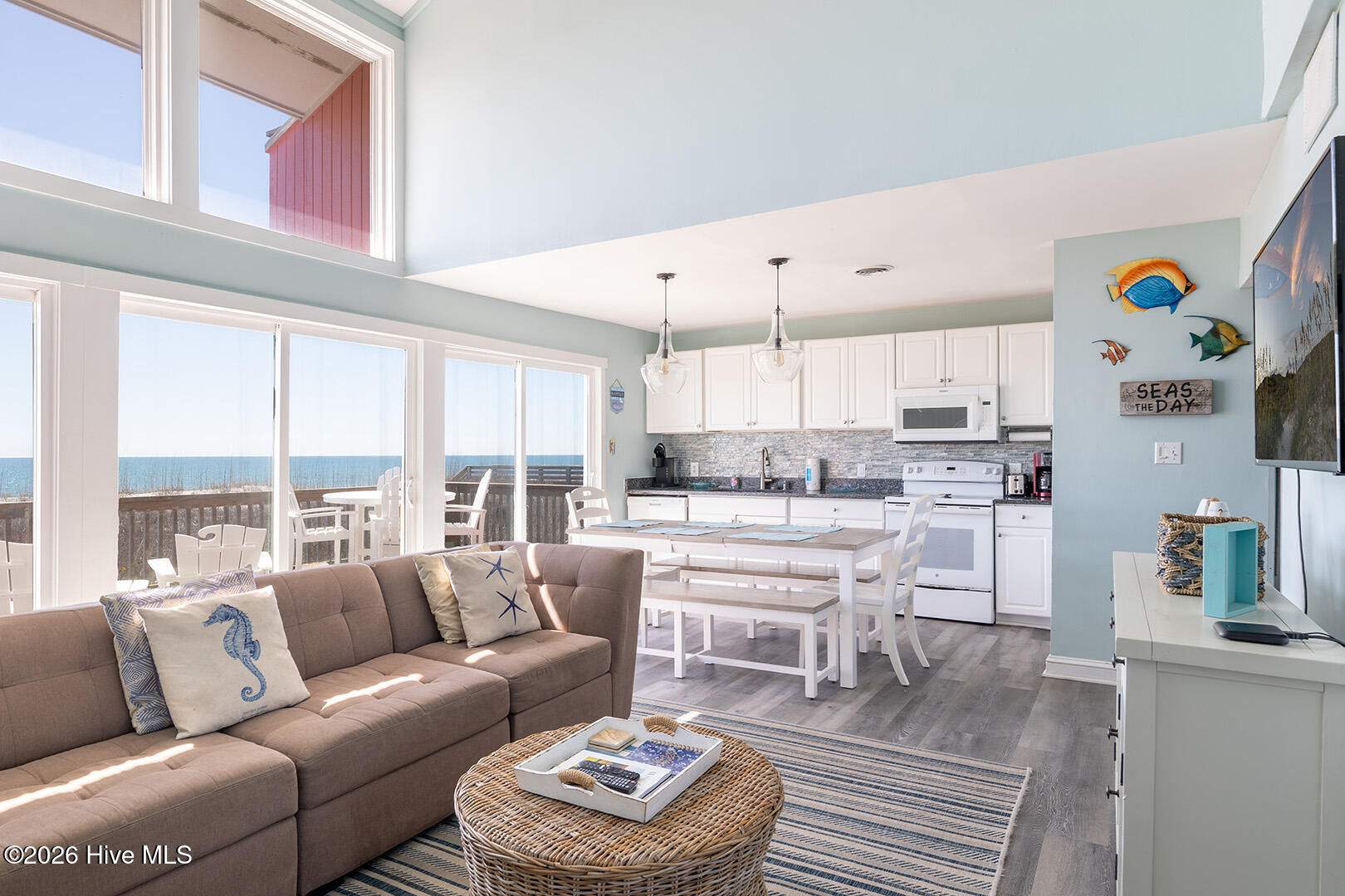 1509 Ocean Drive West Property Photo 5