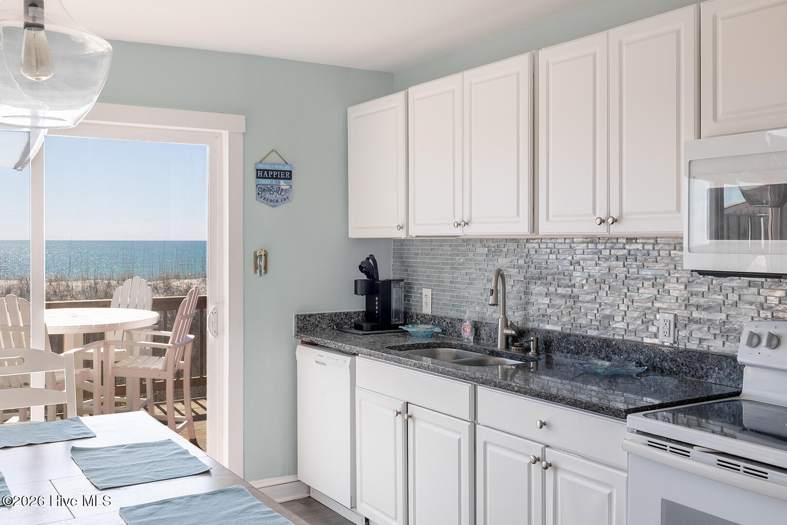 1509 Ocean Drive West Property Photo 7