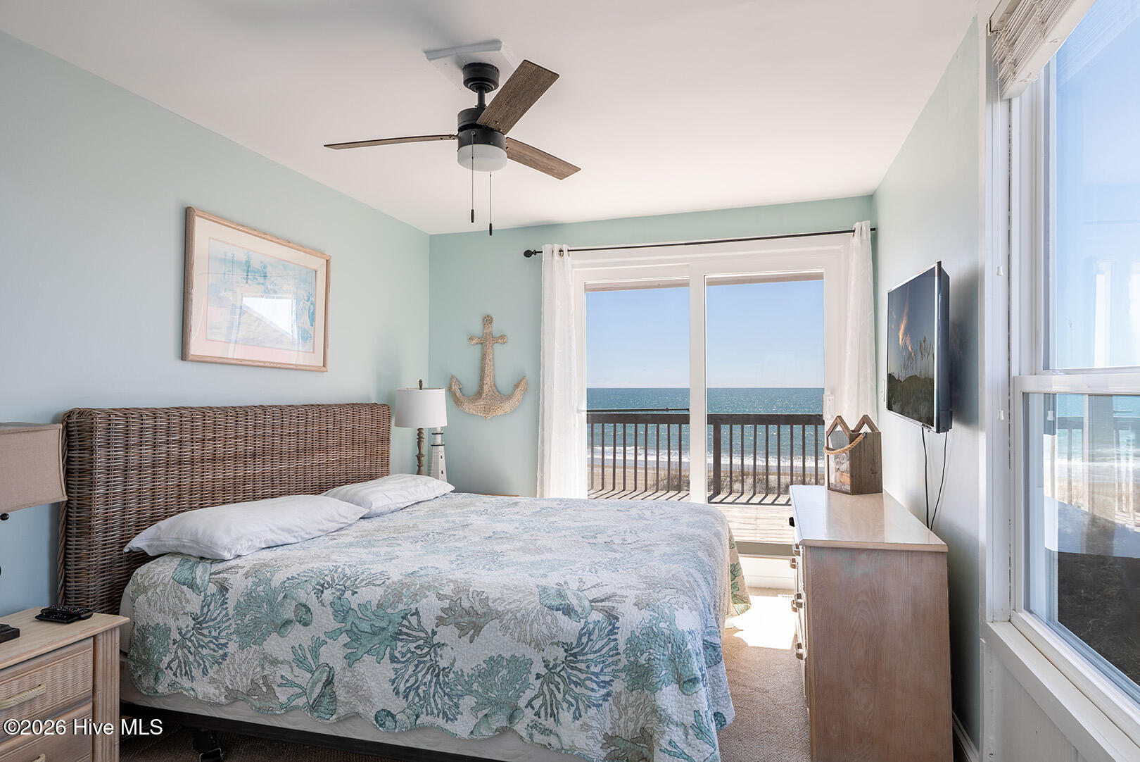 1509 Ocean Drive West Property Photo 8