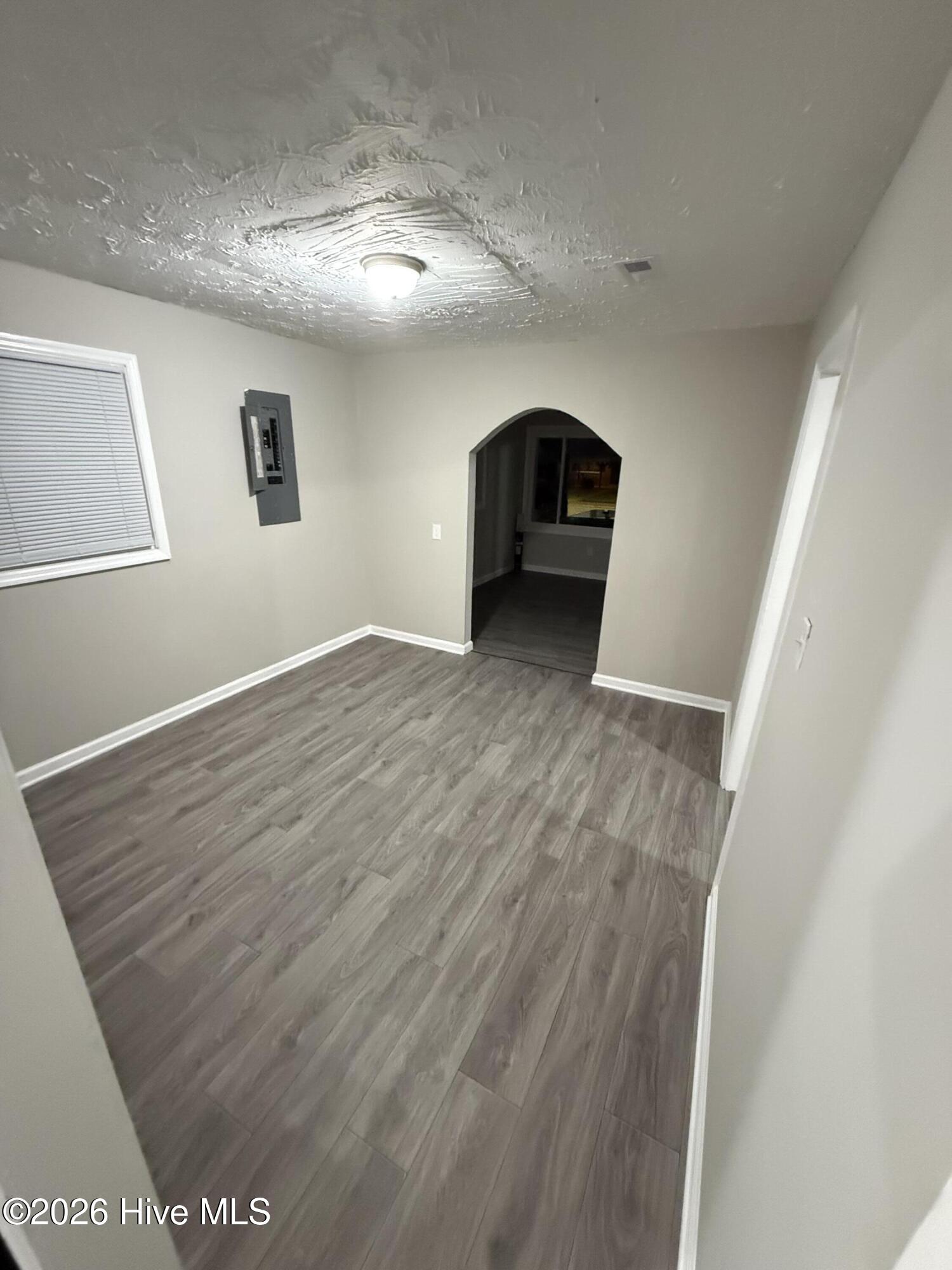 702 E Cedar Street Property Photo 3