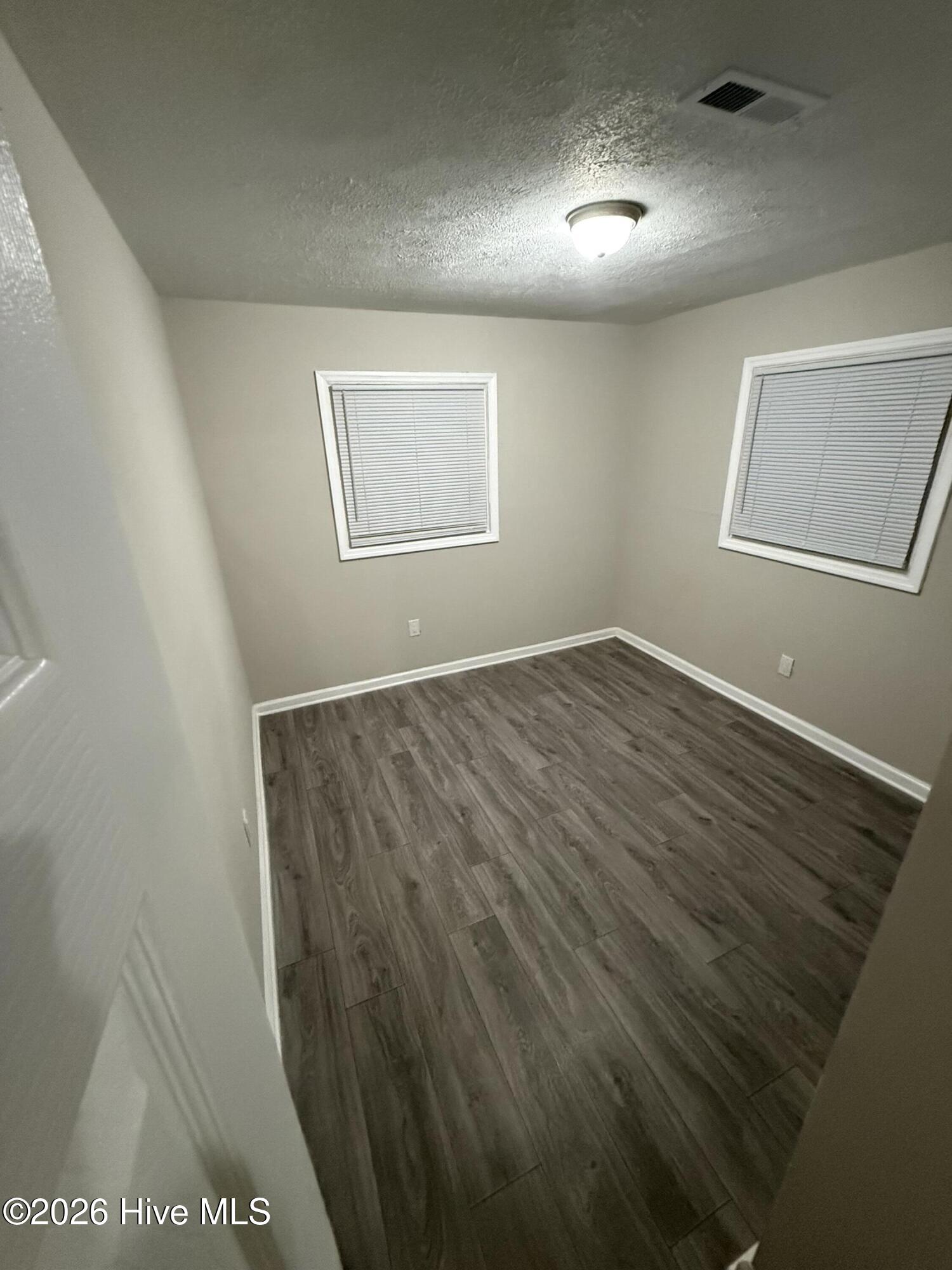 702 E Cedar Street Property Photo 12