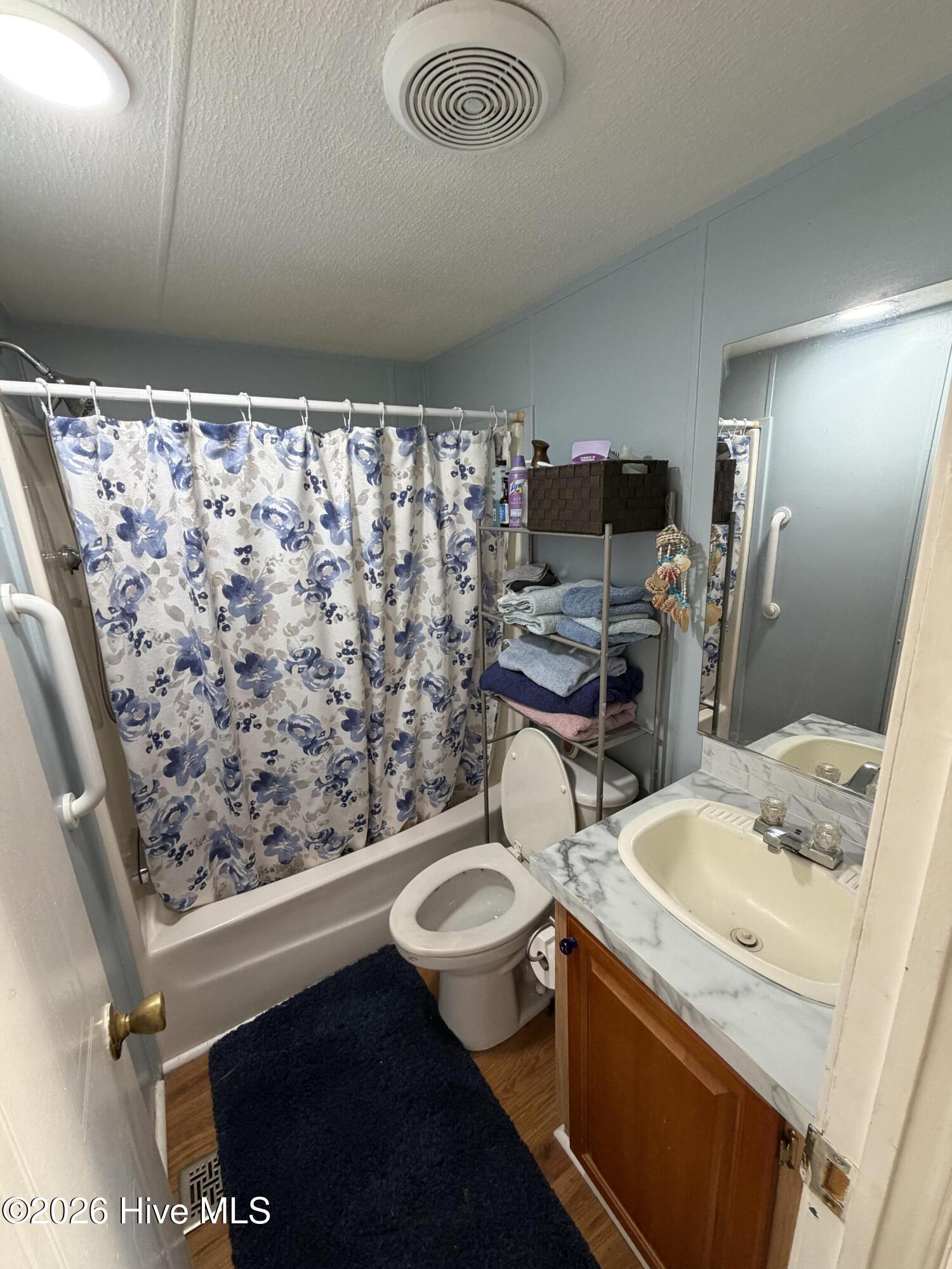 1004 Kayla Court Property Photo 8