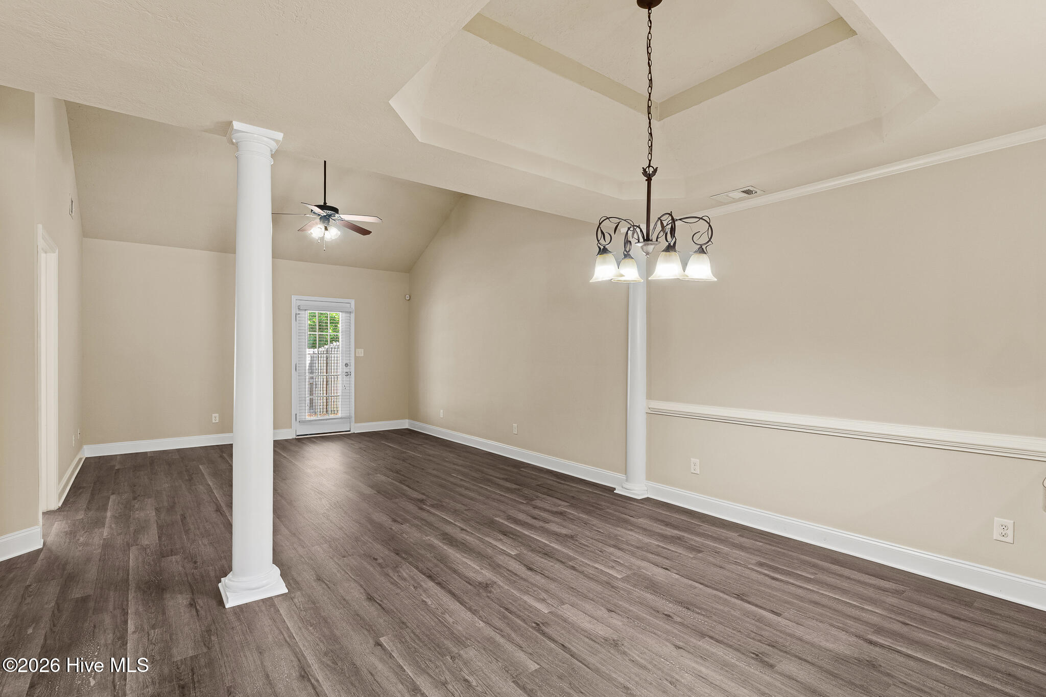 810 Whispering Willow Court Property Photo 6