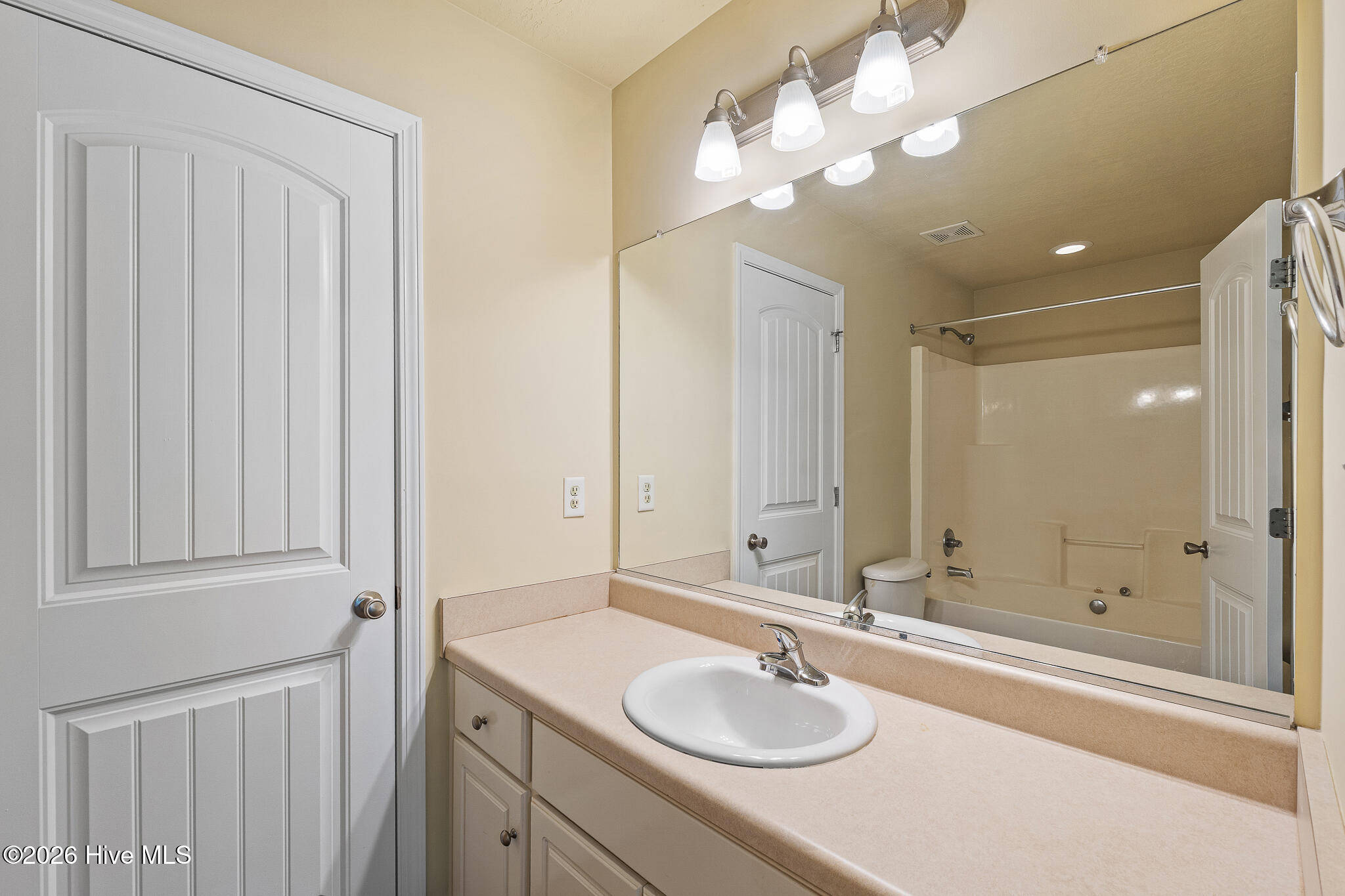 810 Whispering Willow Court Property Photo 12