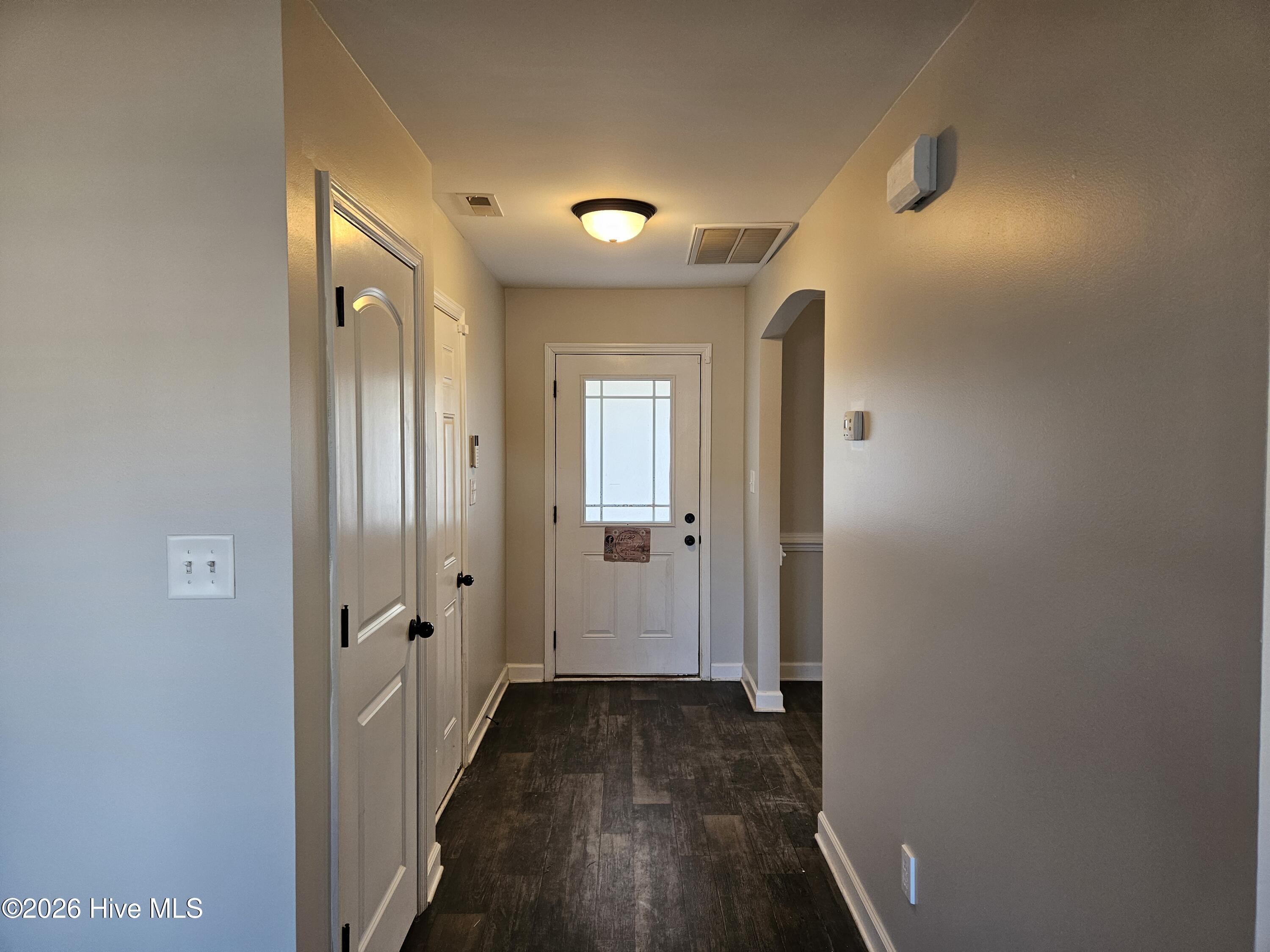 211 Breakwater Drive Property Photo 3