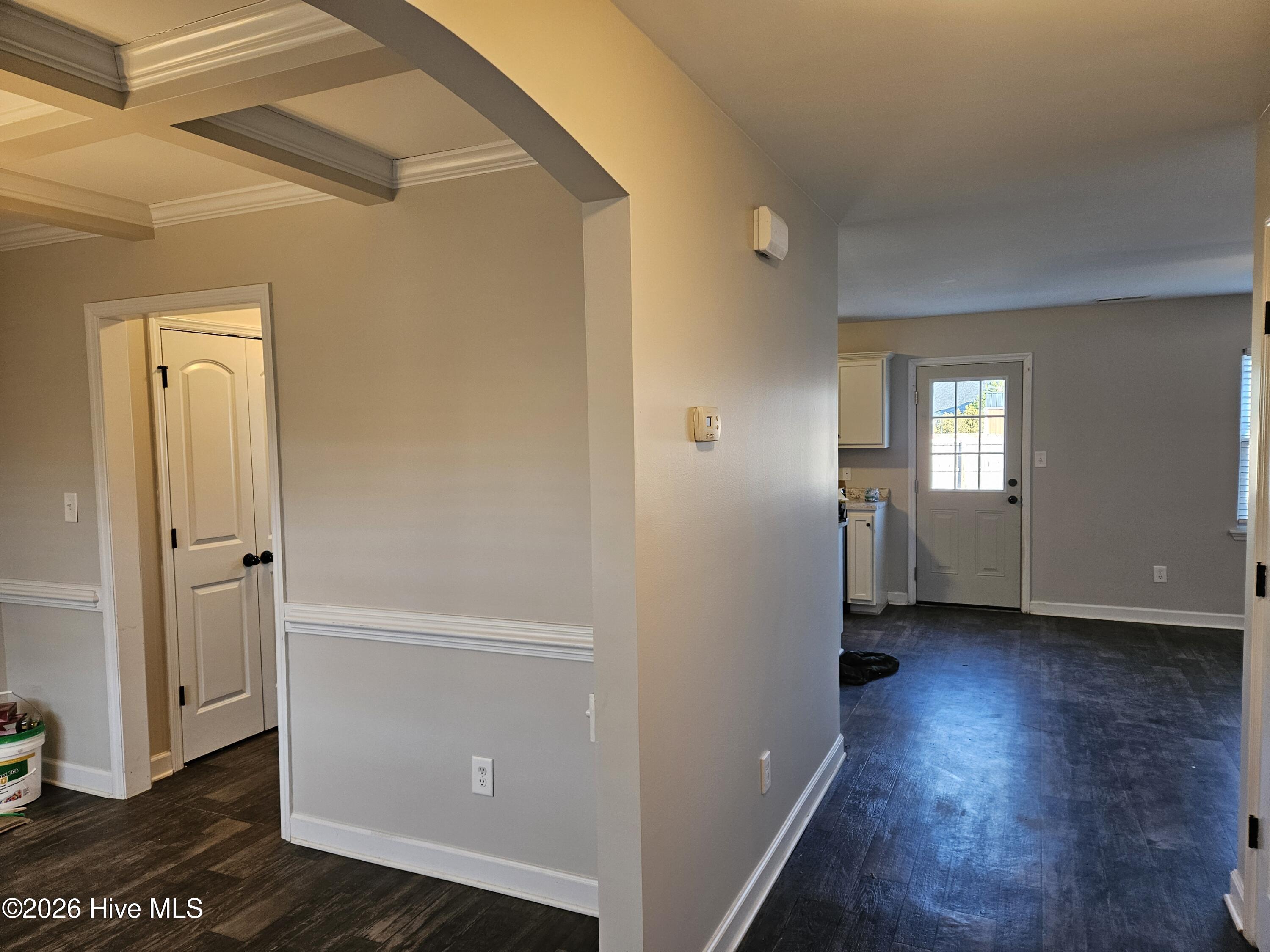 211 Breakwater Drive Property Photo 4