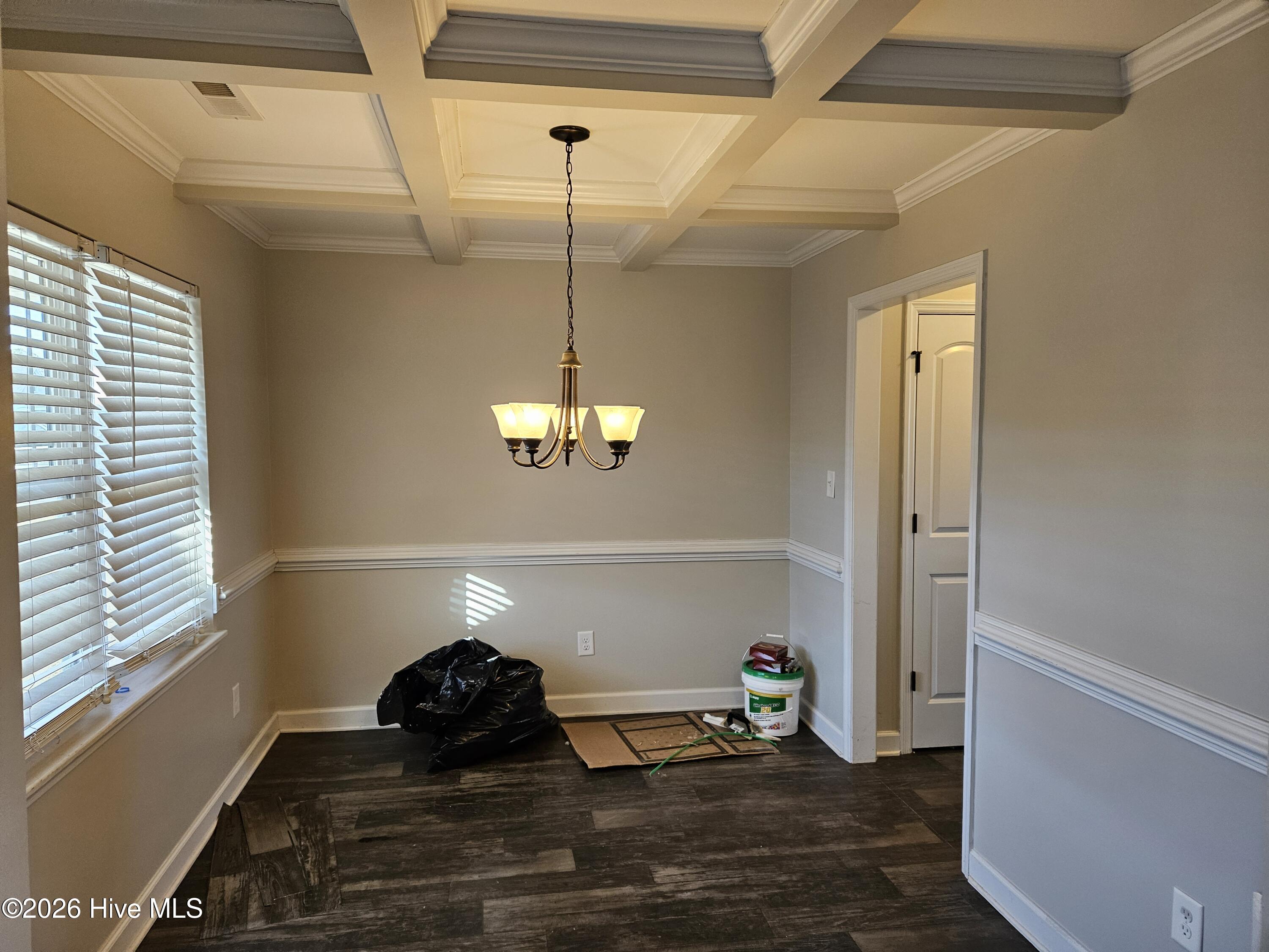 211 Breakwater Drive Property Photo 5
