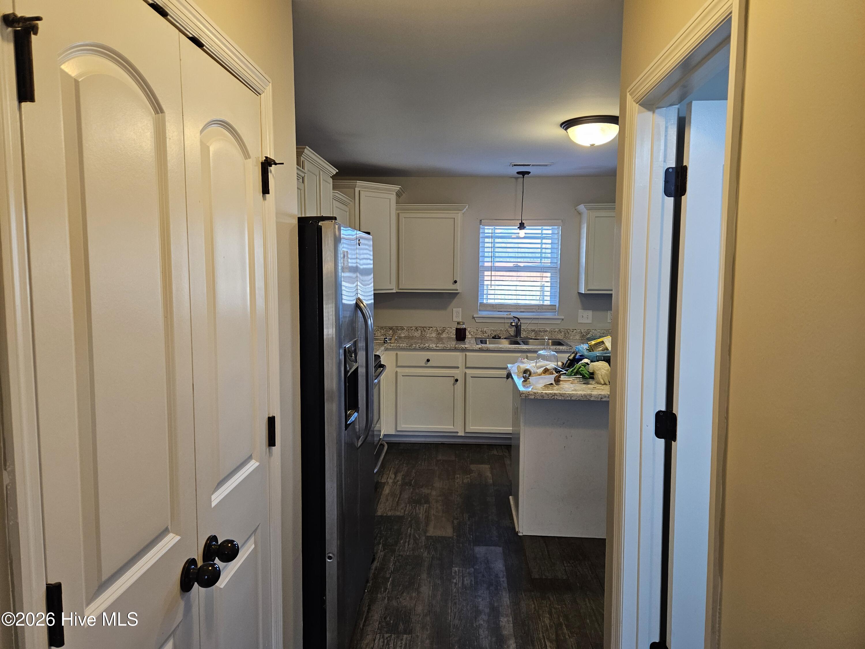211 Breakwater Drive Property Photo 7