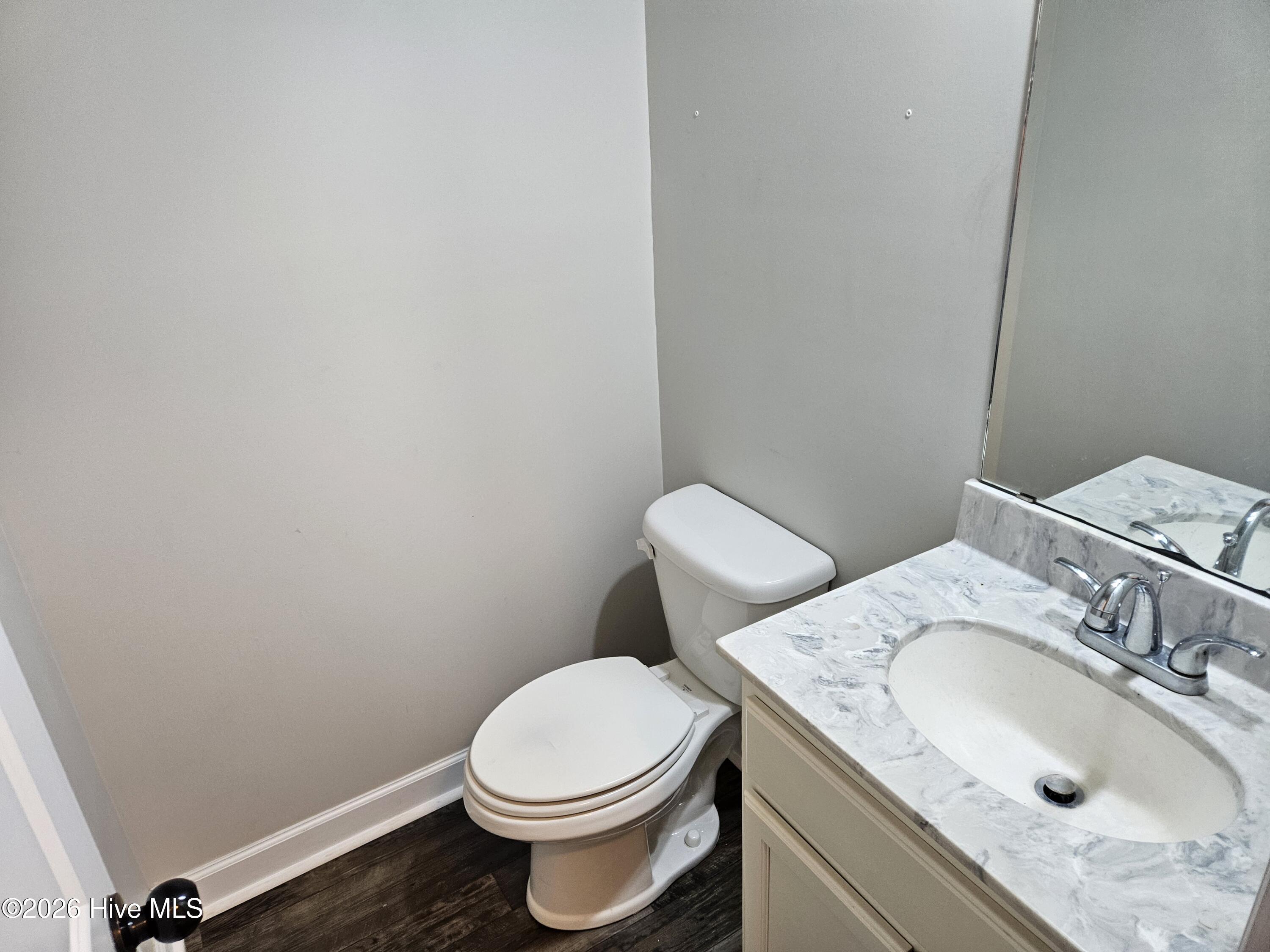 211 Breakwater Drive Property Photo 8