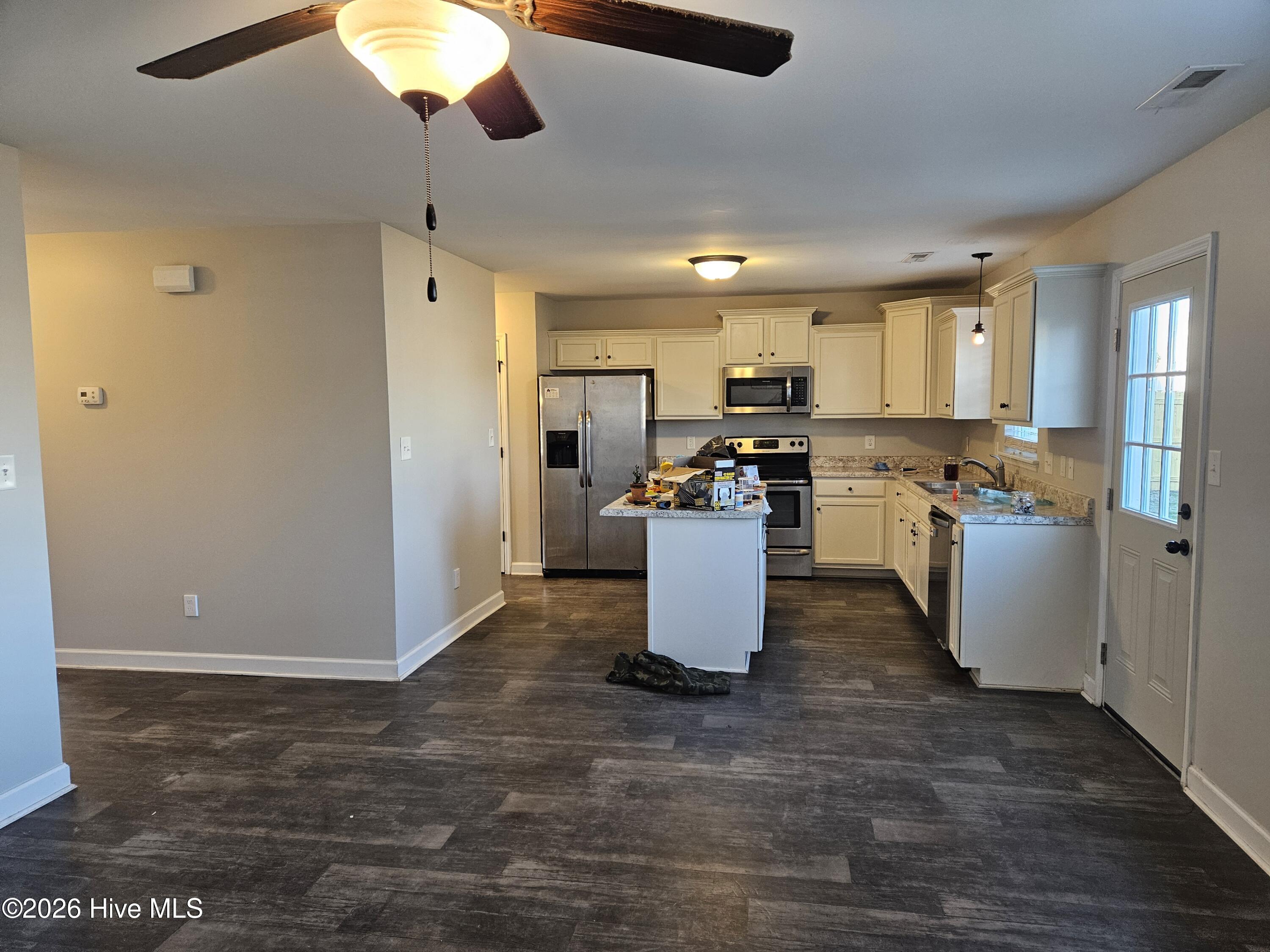 211 Breakwater Drive Property Photo 9
