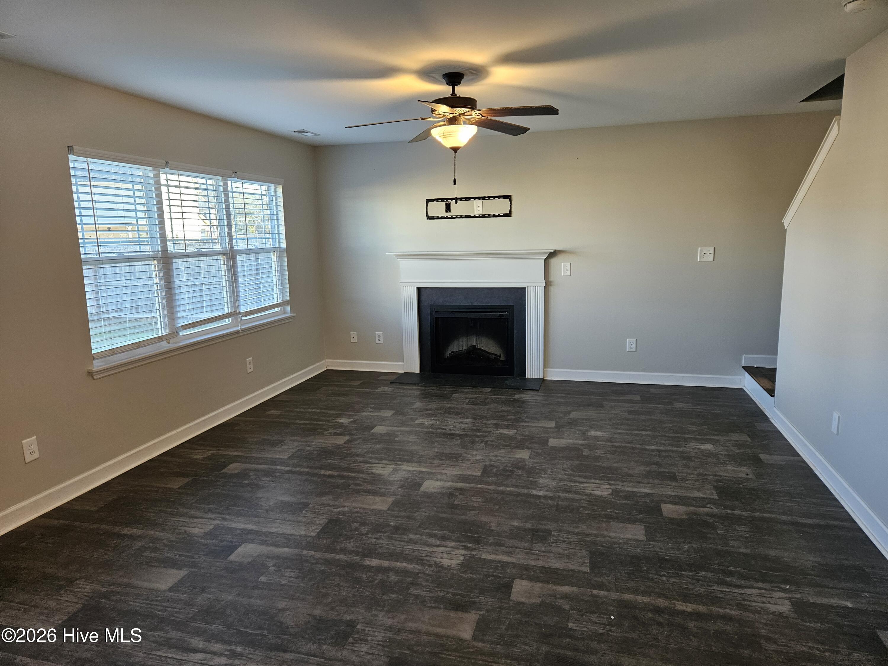 211 Breakwater Drive Property Photo 11